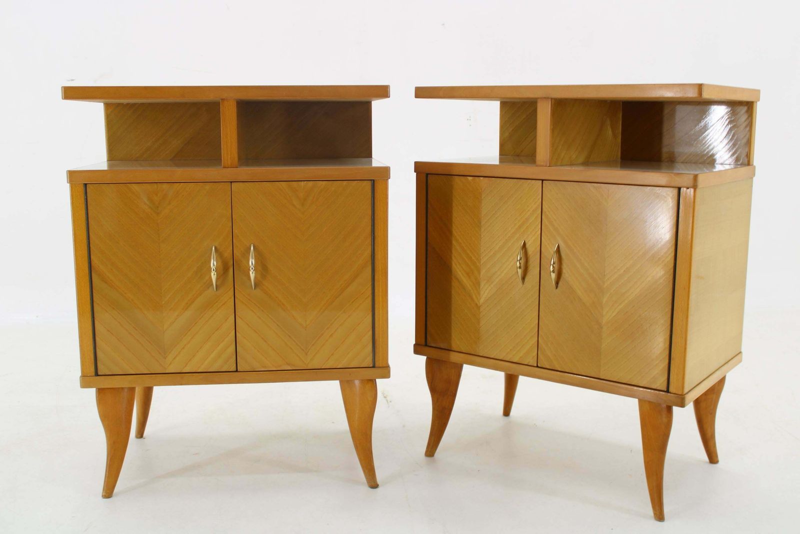 1960s Pair Of Nightstands In Ash Finish , Italy photo vinterior
