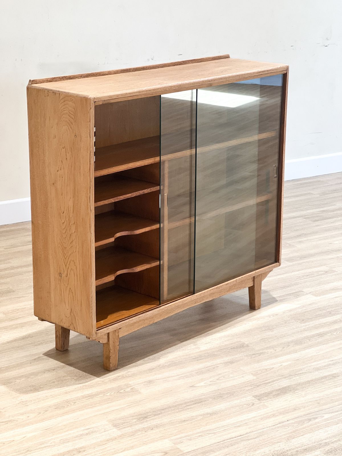Oak Display Cabinet, 1950s, Vintage photo 350.0
