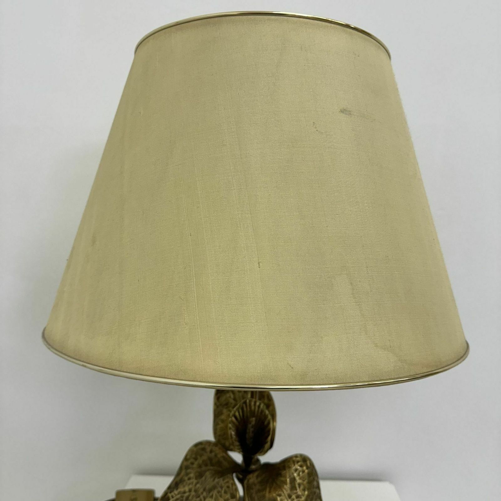 Hollywood Regency Design Tafellamp Lucite Met Messing Bloem, Jaren 1970 photo vinterior