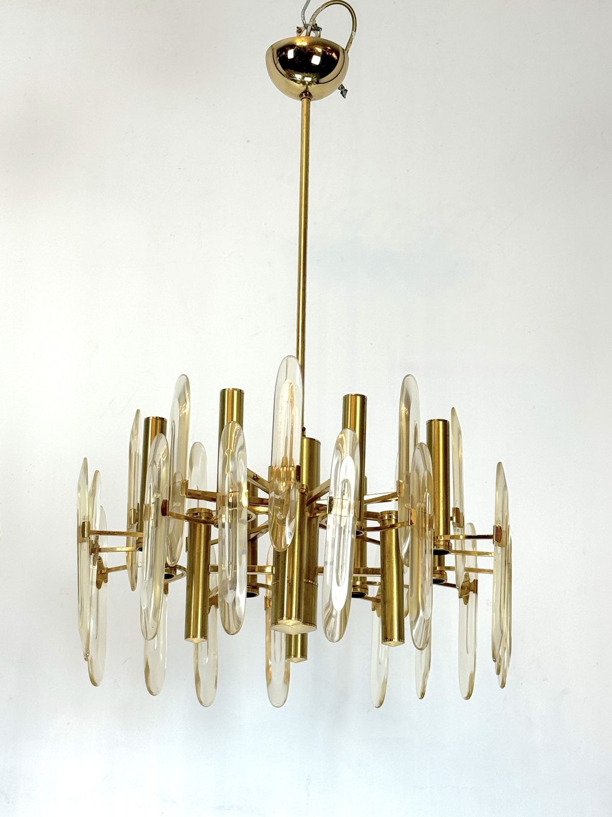 Sciolari, Pair Of Italian Brass And Glass Chandeliers From 70s photo vinterior