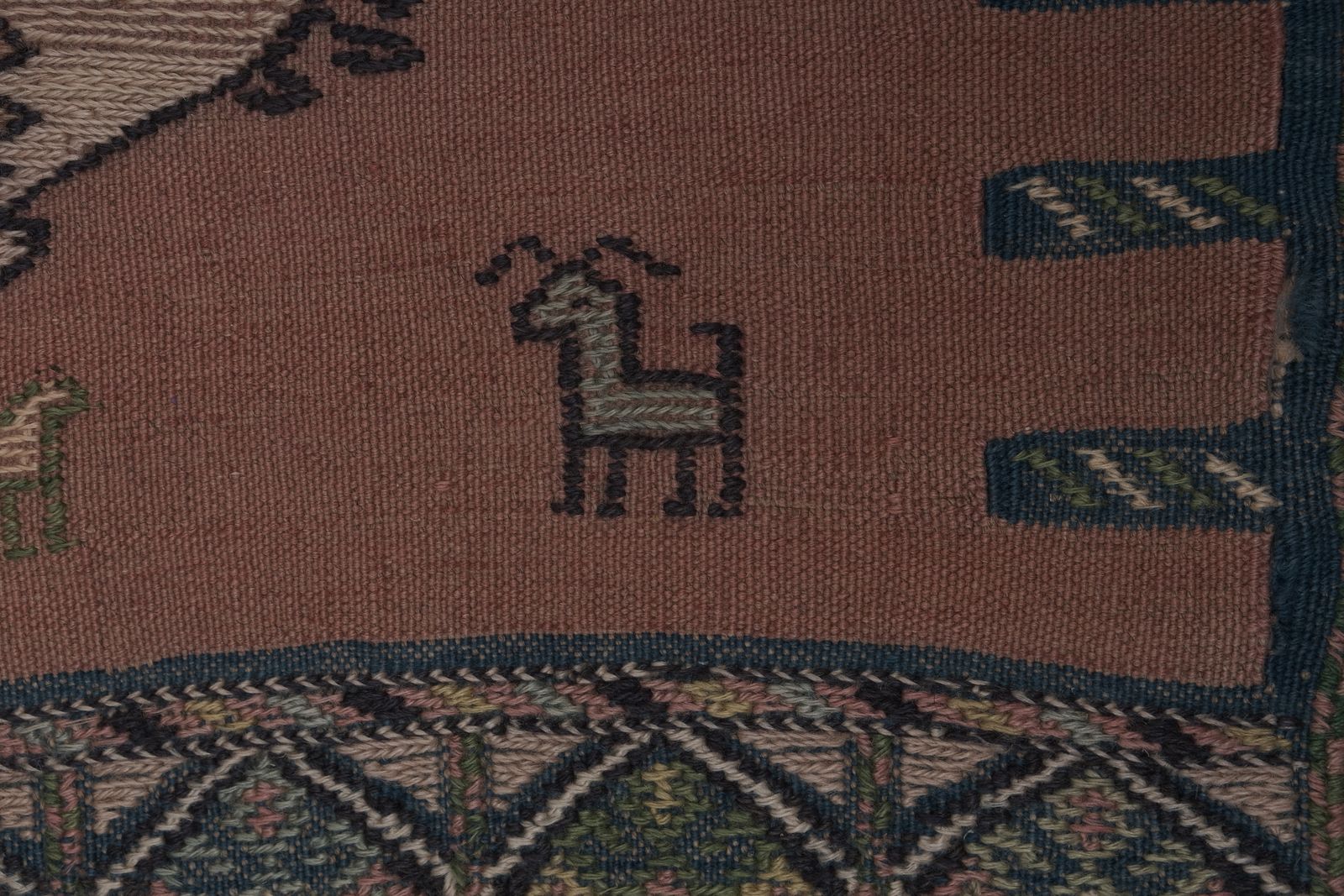 Handwoven Tribal Embroidery Animal Soumac Kilim Rug 3'1'' X 13'3'' photo vinterior