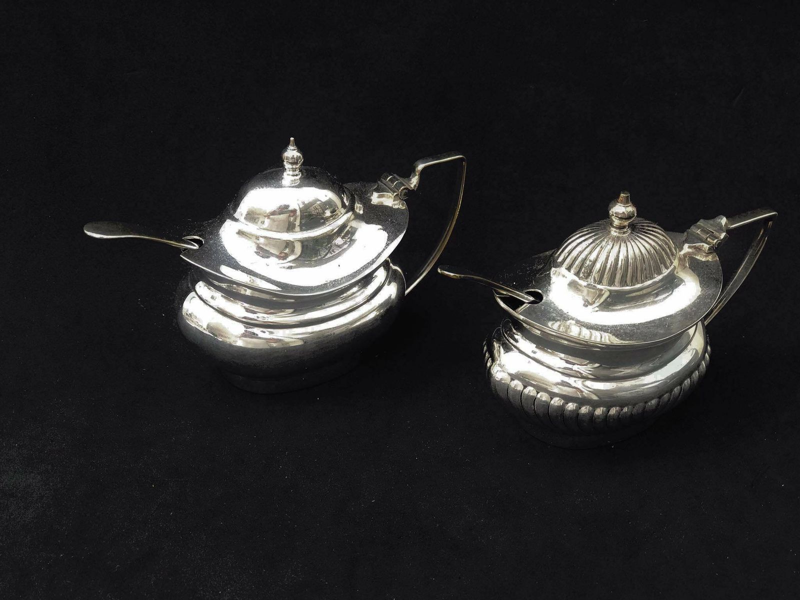 Victorian Salt And Pepper Cellars With Lid And Glass Insert Condiment Set Gift For Couple Wedding Antique Gift English Silver Plated photo vintage