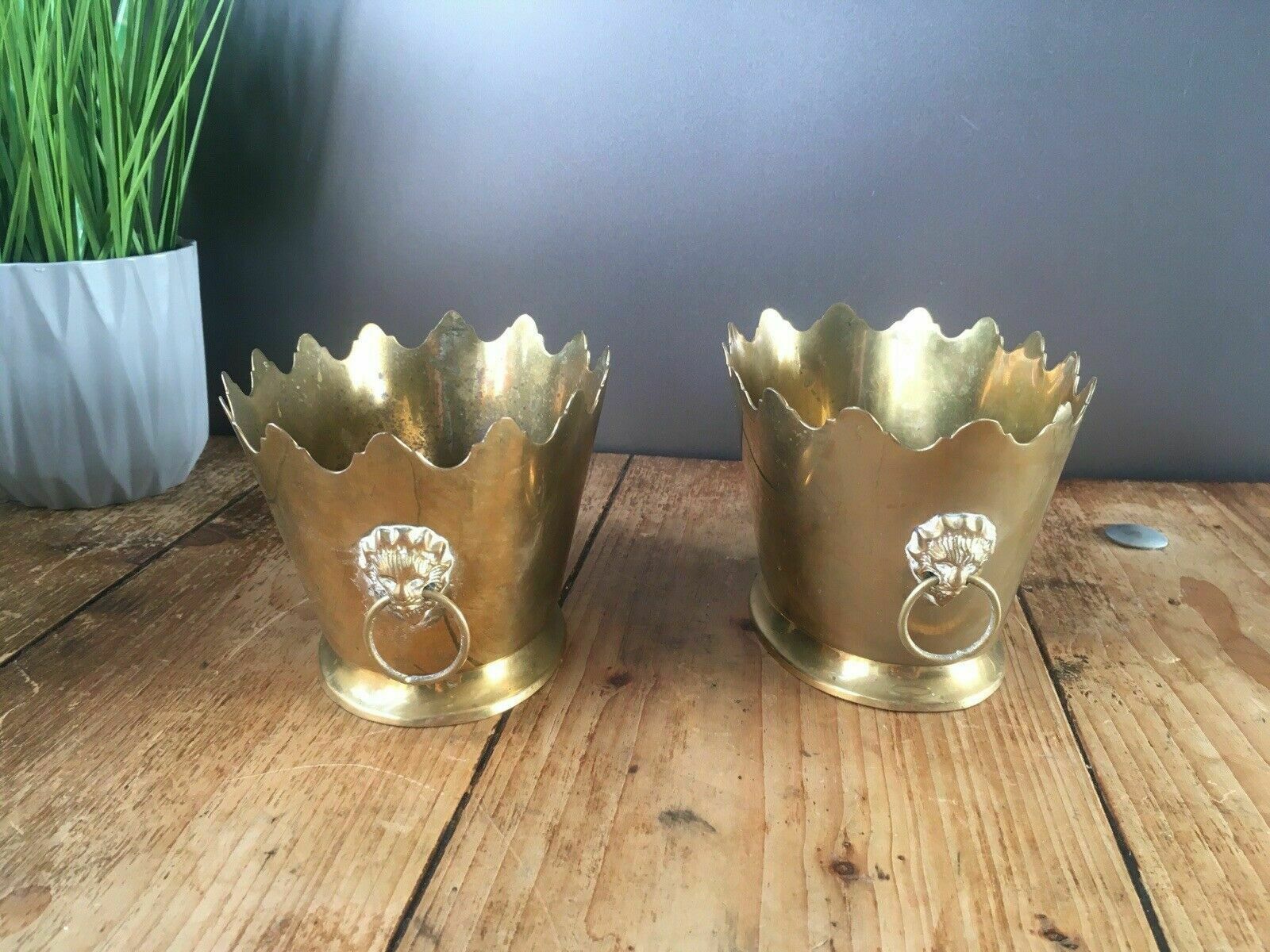 1 Vintage Brass Castellated Lions Head Flower Cachepot Planter Plant Pot Antique photo furniture