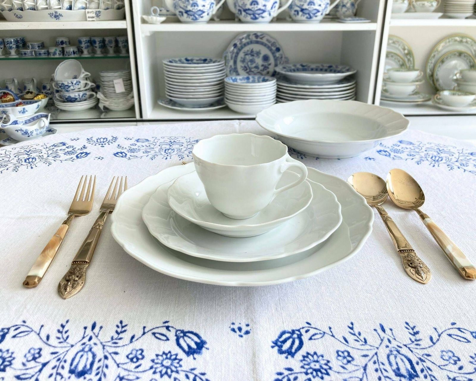 Witte Porseleinen Borden | Servies Met Kopjes En Schoteltjes | 24 Delig Voor 6 Personen | Hutschenreuther photo 425.0