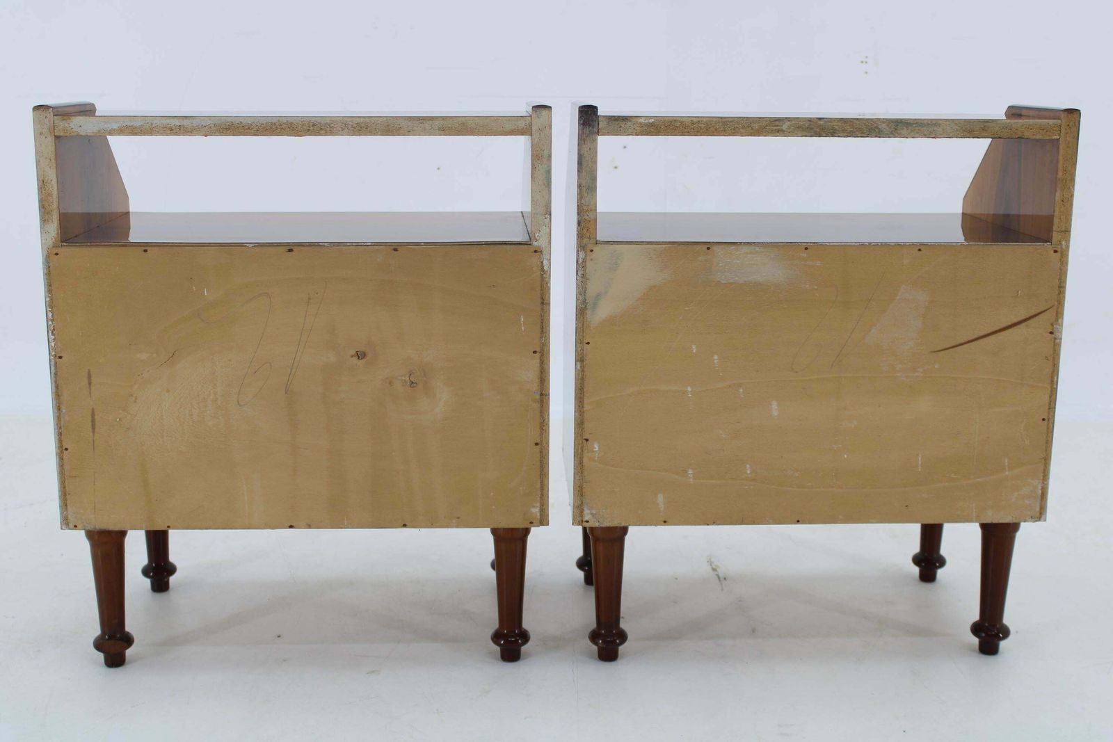 1960s Pair Of Nightstands In Walnut Finish, Italy photo 577.0