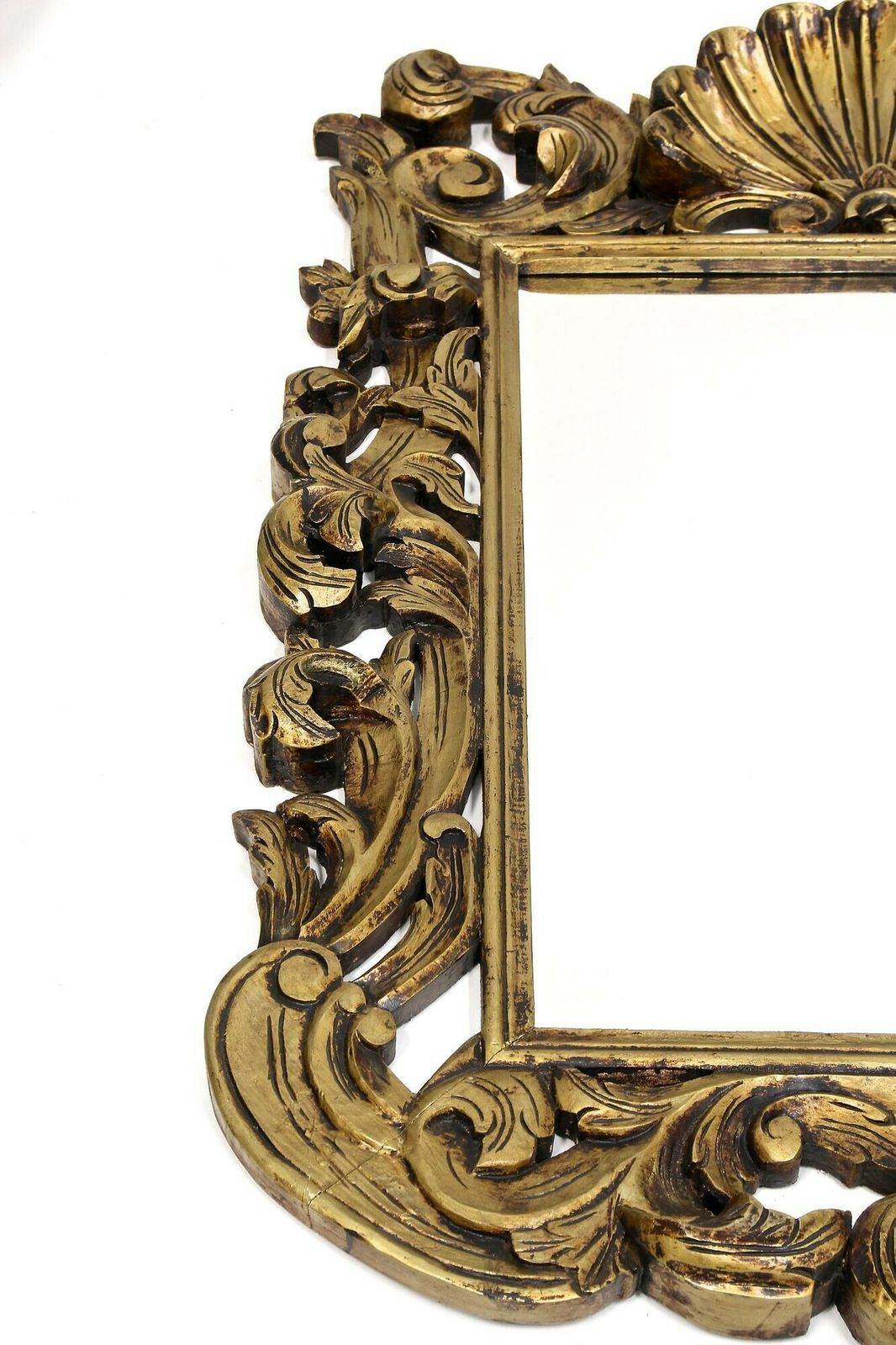 photo vinterior Mid Century Italian Gilt Florentine Wall Mirror, Italy Circa 1940/50