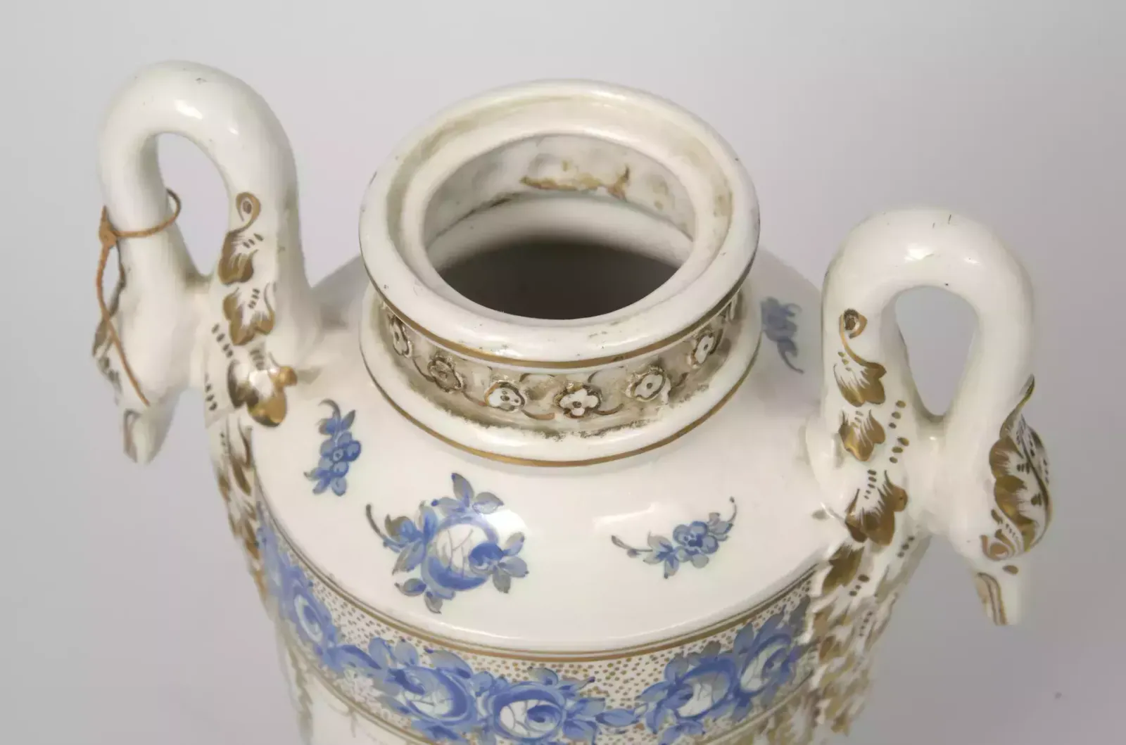 Porcelain Vaseurn With Lid, 1800s photo vinterior