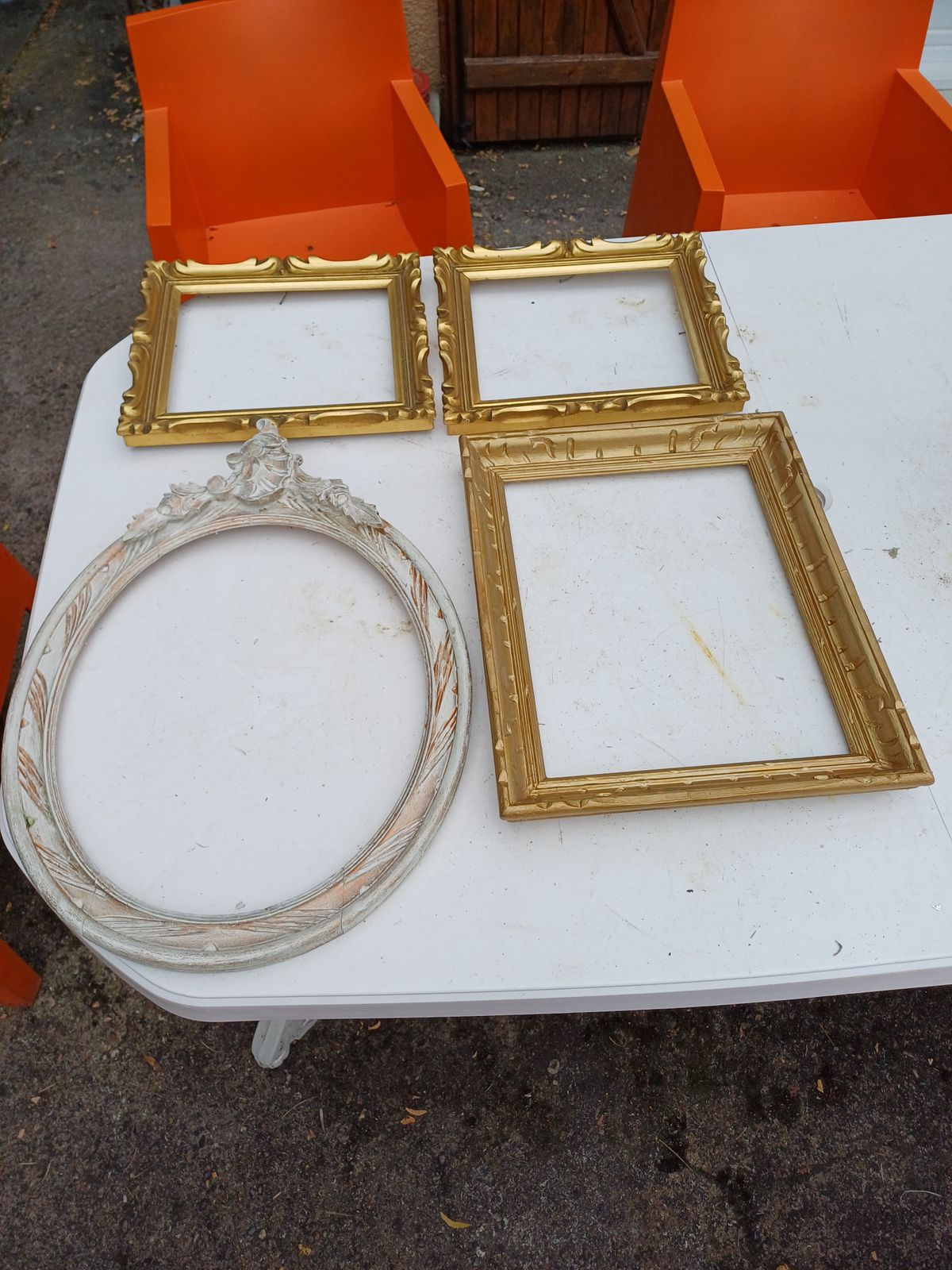 photo furniture 4 Golden And Limed Frames Wood And Stuk