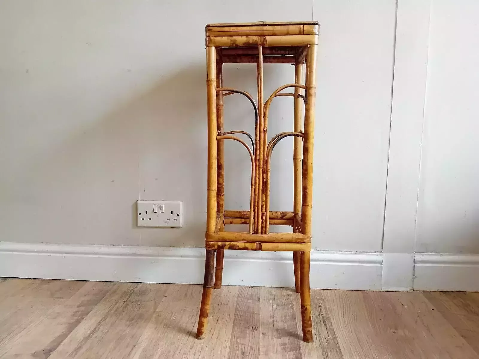photo vinterior Delightful Antique Tiger Bamboo Victorian Side / Hall / Lamp Table / Plant Stand