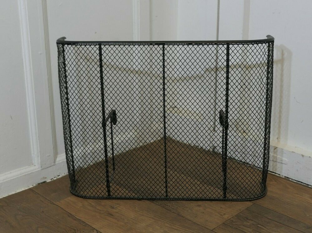 Petite Victorian Nursery Fire Guard