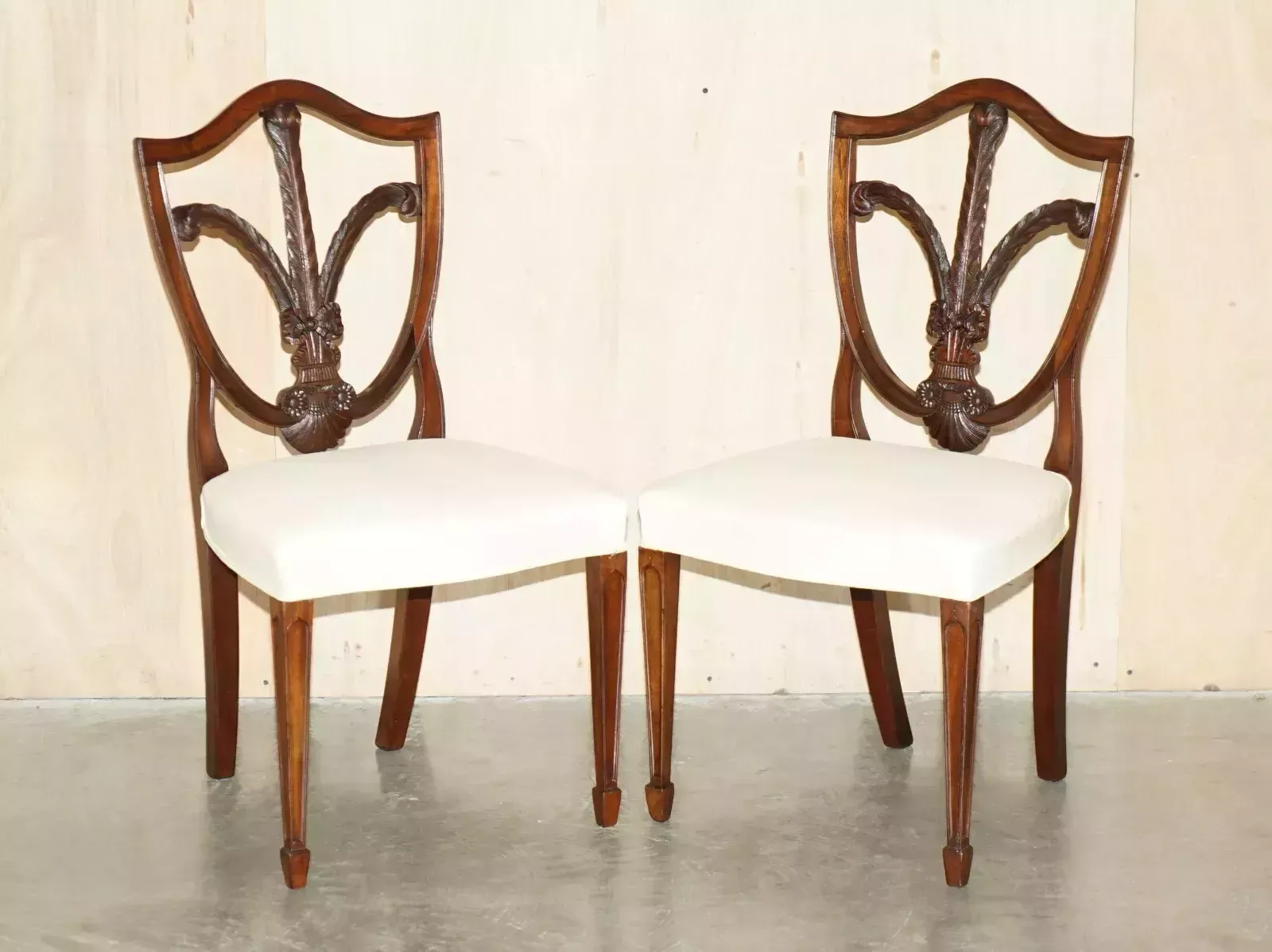 Fine Pair Of Antique Victorian George Hepplewhite Prince Of Wales Side Chairs