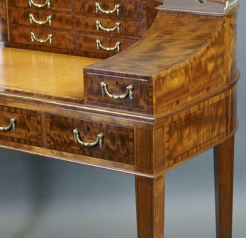 An Exceptional 19th Century Carlton House Desk photo vinterior