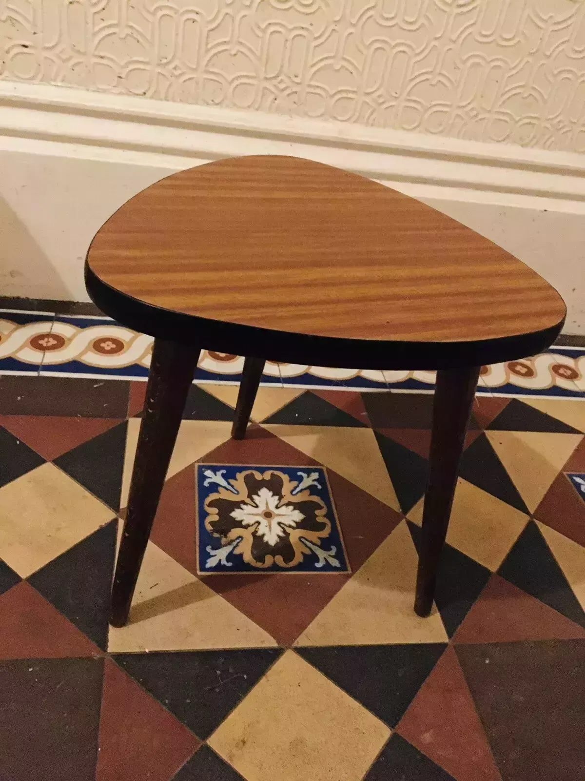 Mid Century Atomic Guitar Pick Tripod Table Plant Stand Vintage Side Table