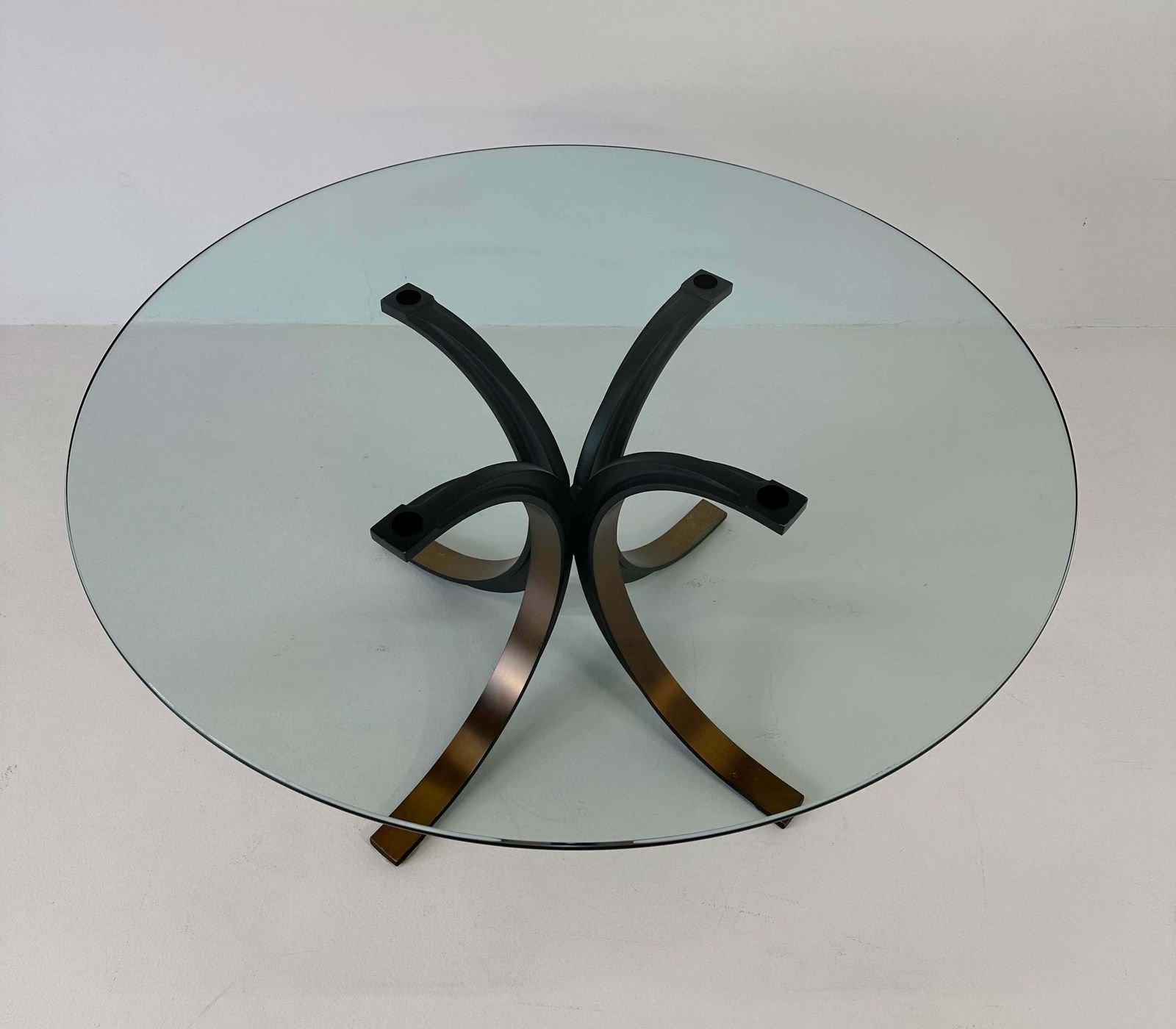 Osvaldo Borsani And Eugenio Gerli T69b Bronzed Brass Table By Tecno, 1960s photo vinterior