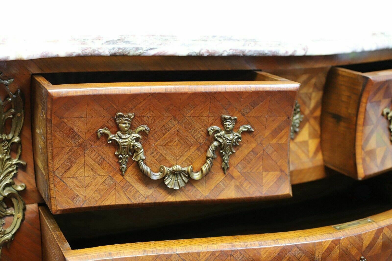 Stunning French Kingwood Parquetry Veneered Three Drawer Commode photo vinterior