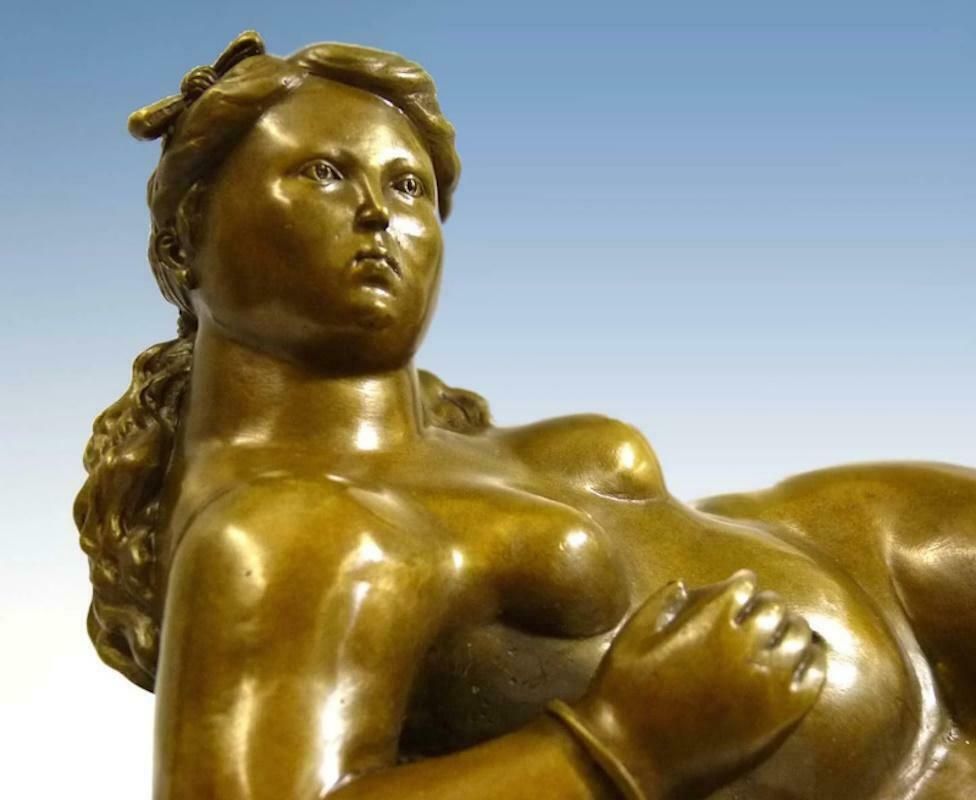 Sculpture In Patinated Bronze After Fernando Botero, 20th Century. photo furniture