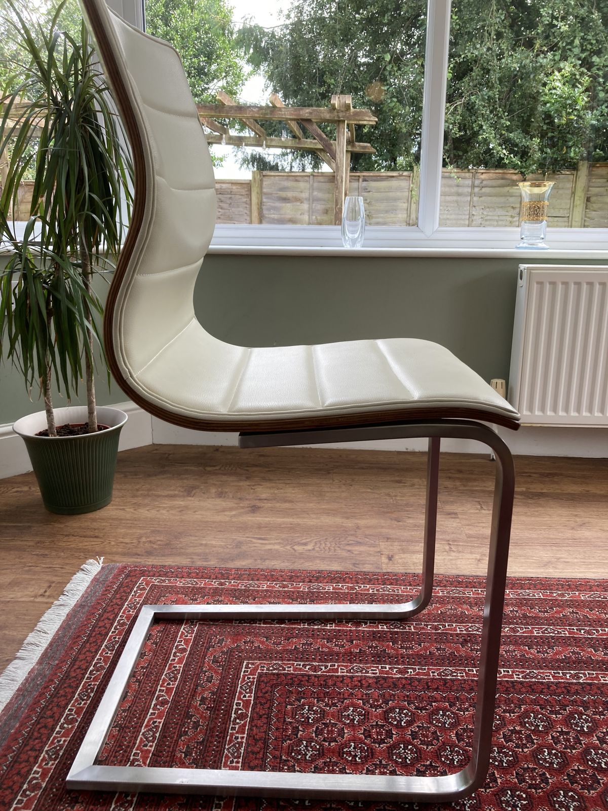 Modern Living Dining Room Table And 2 Cream Chairs photo 399.0