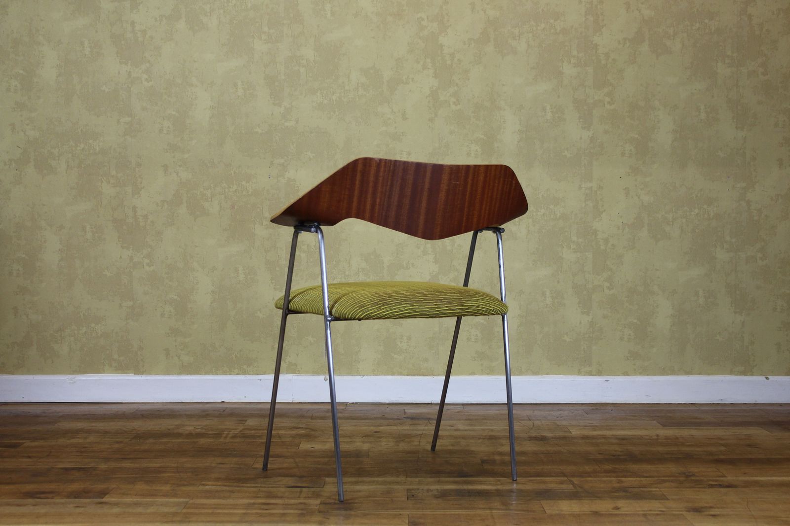 Hille Model 657 Chair By Robin Day photo vinterior