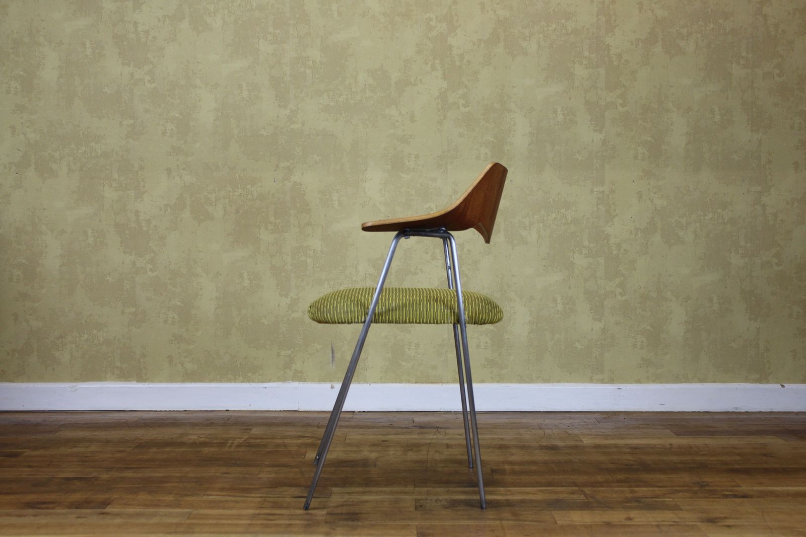 Hille Model 657 Chair By Robin Day photo buy