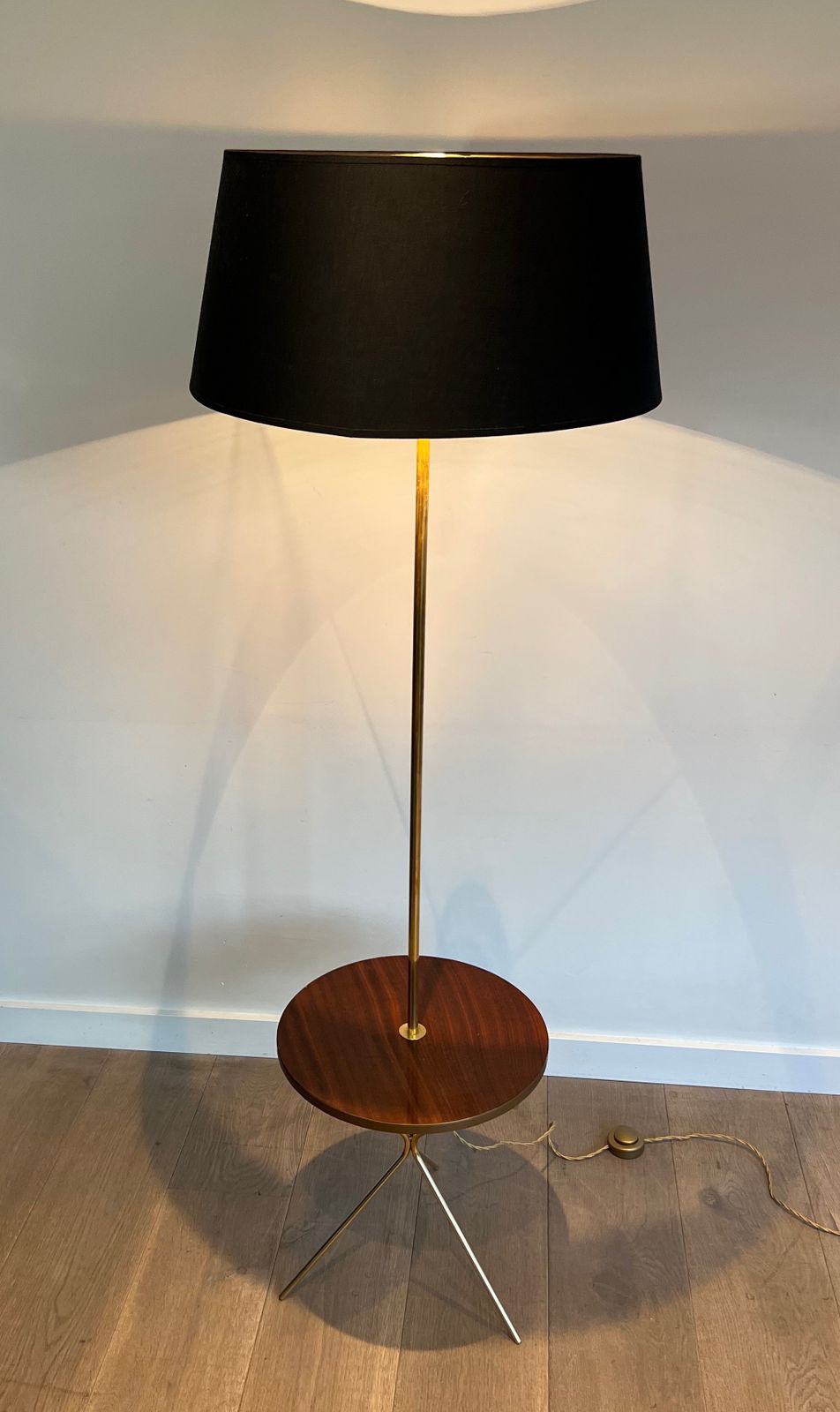 Neoclassical Style Brass And Mahogany Floor Lamp In The Style Of Maison Jansen photo for sale