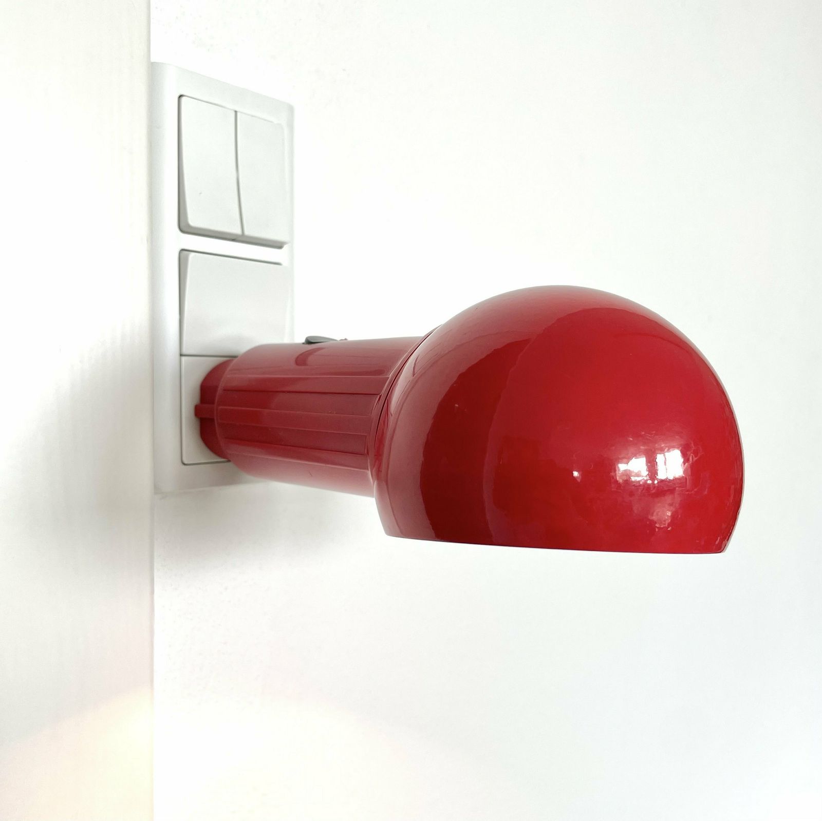 Dutch Vintage Postmodern 1980s Minimalist Spotlight Wall Lamp For Outlet In Red Metal And Plastic   Design By Happylight photo for sale