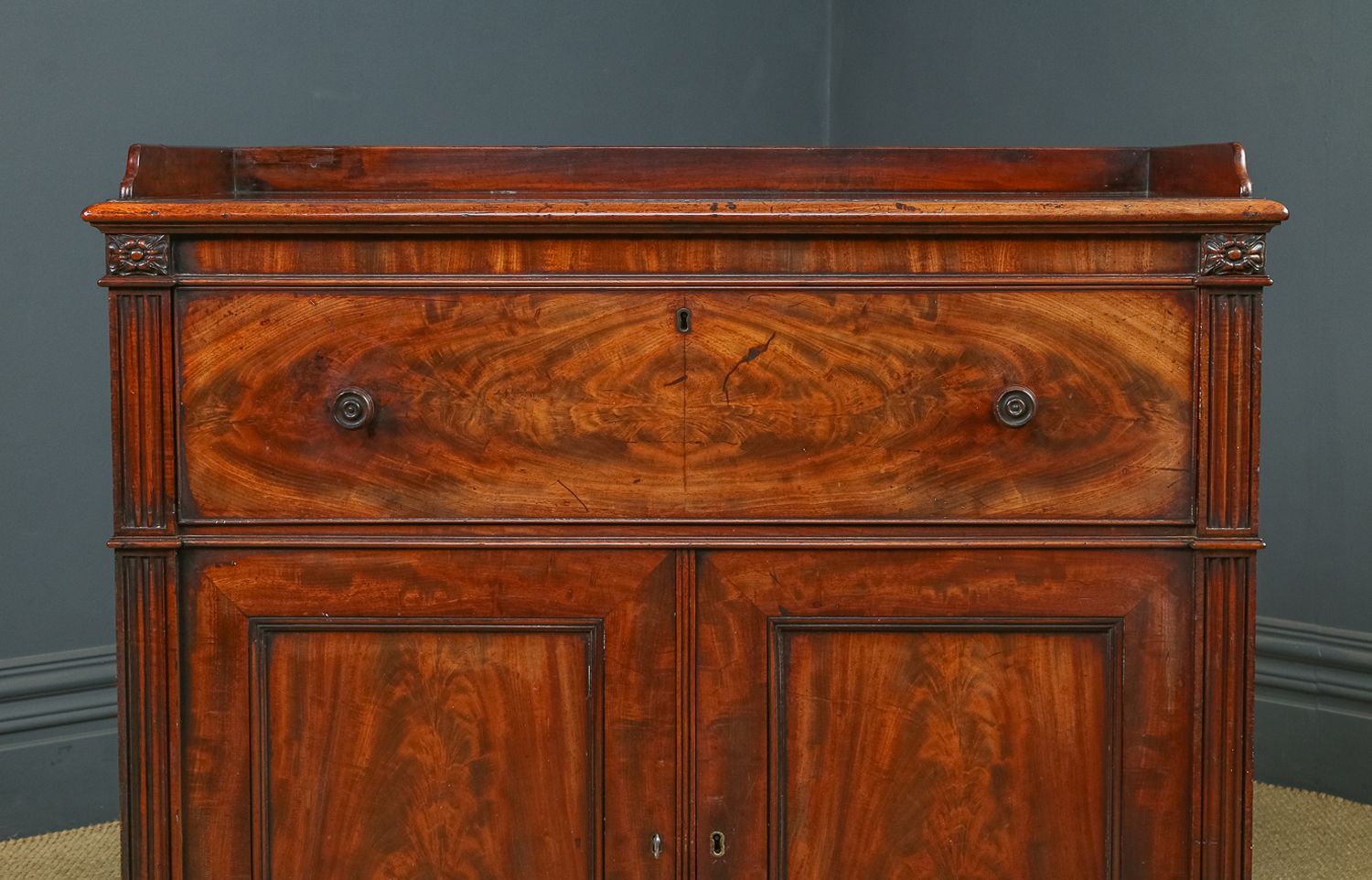 photo vinterior English Regency Flame Mahogany Secretaire Desk Bureau Chest Of Drawers By Gillows Of Lancaster (Circa 1830)