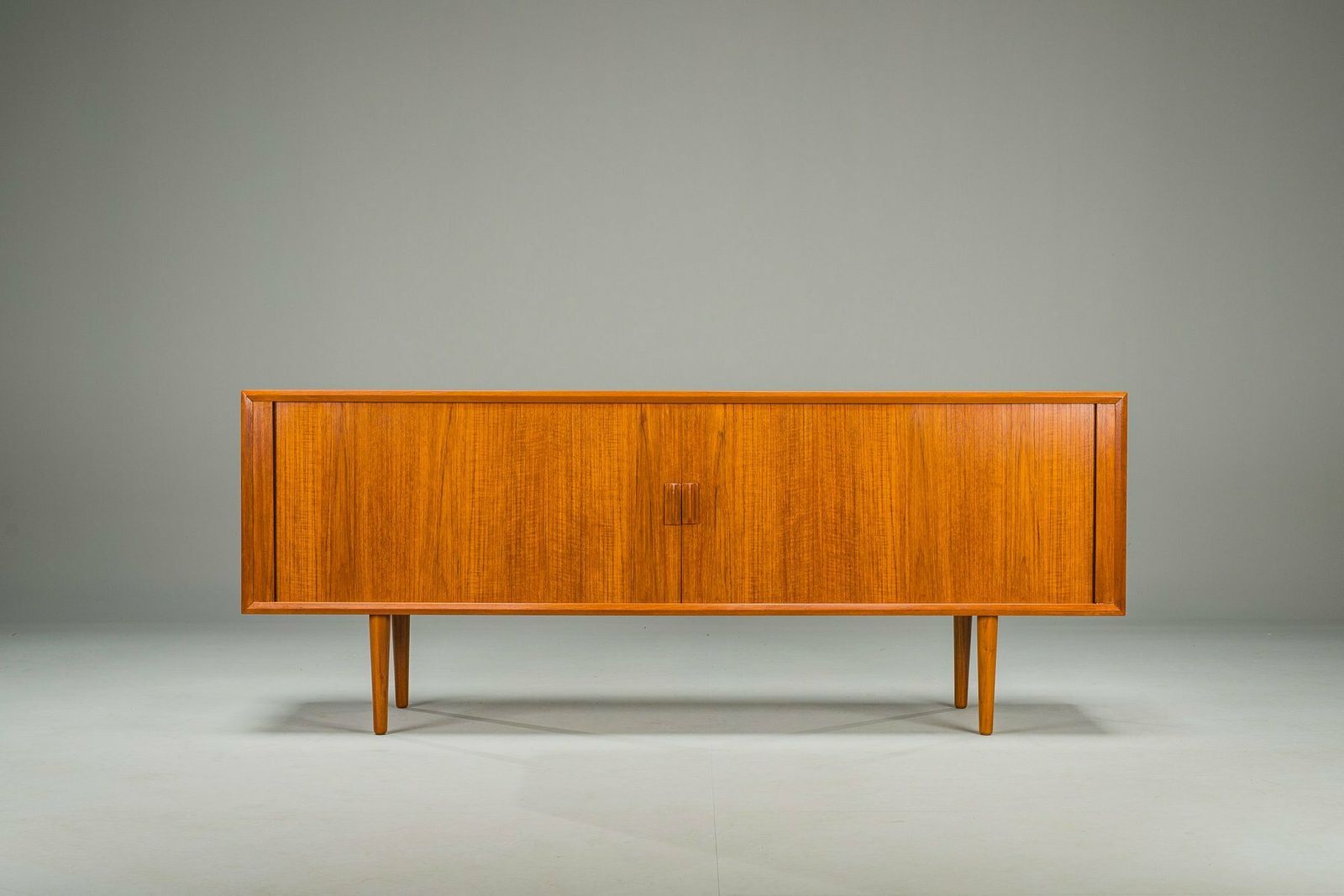 Svend Aage Larsen Zugeschriebenes Teak Sideboard Für Faarup Furniture Factory, Dänemark, 1960er