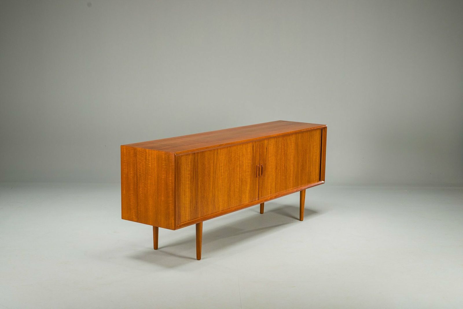 photo vintage Svend Aage Larsen Zugeschriebenes Teak Sideboard Für Faarup Furniture Factory, Dänemark, 1960er