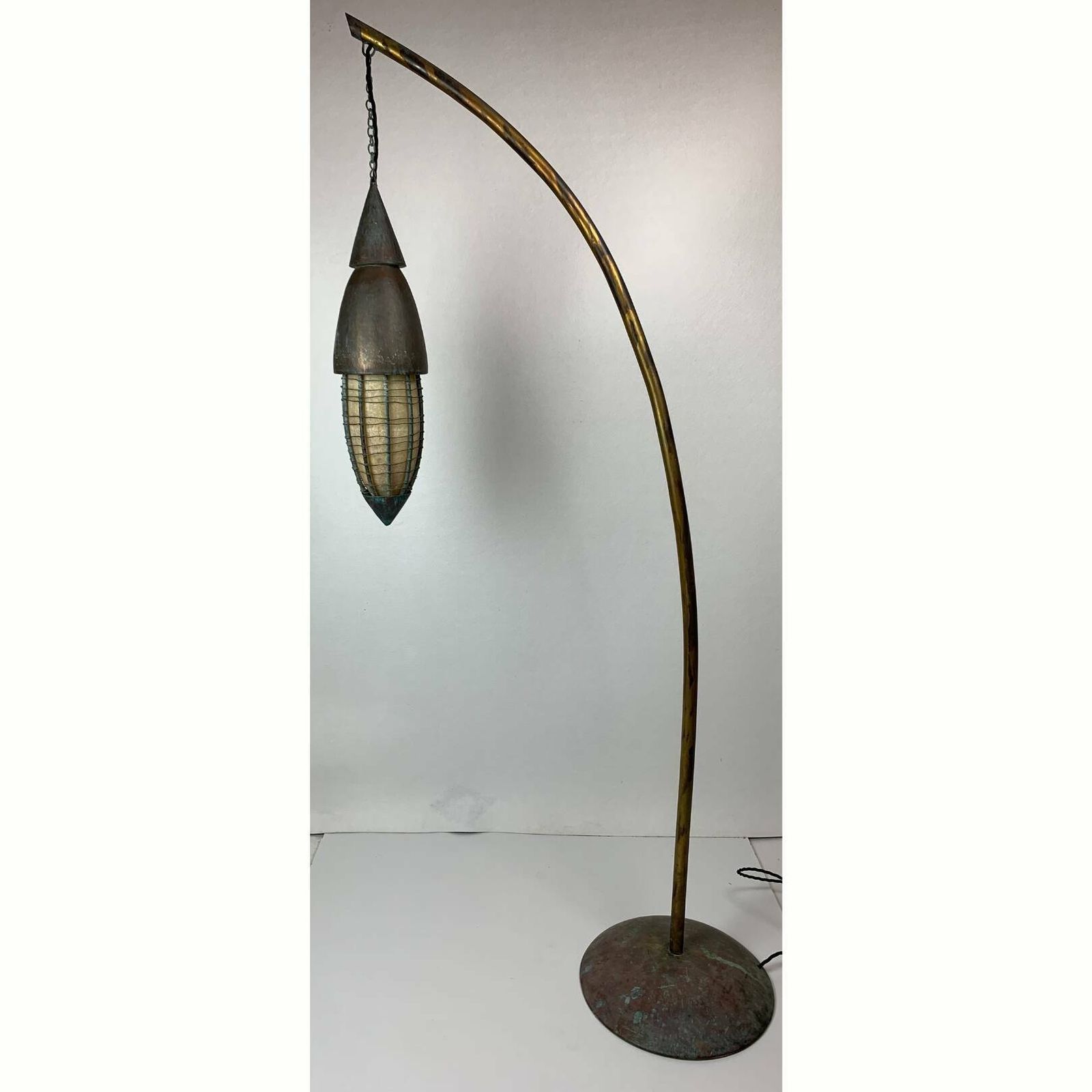 photo vintage Patinated Rustic Copper And Steel Floor Lamp With Lantern, Indonesia 1980s