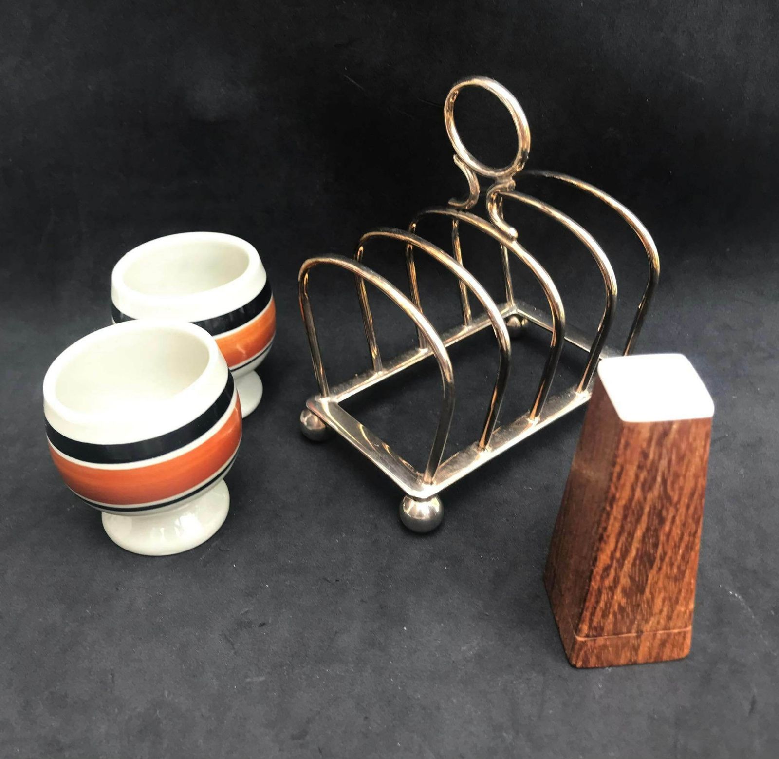 Ontbijtset – Eierdopjesset Van 2, Toasthouder, Made In England – Ontbijt Voor Twee, Vintage Eierdopjes, Keukenaccessoires, Zoutstrooier, Teak, Cadeau photo for sale