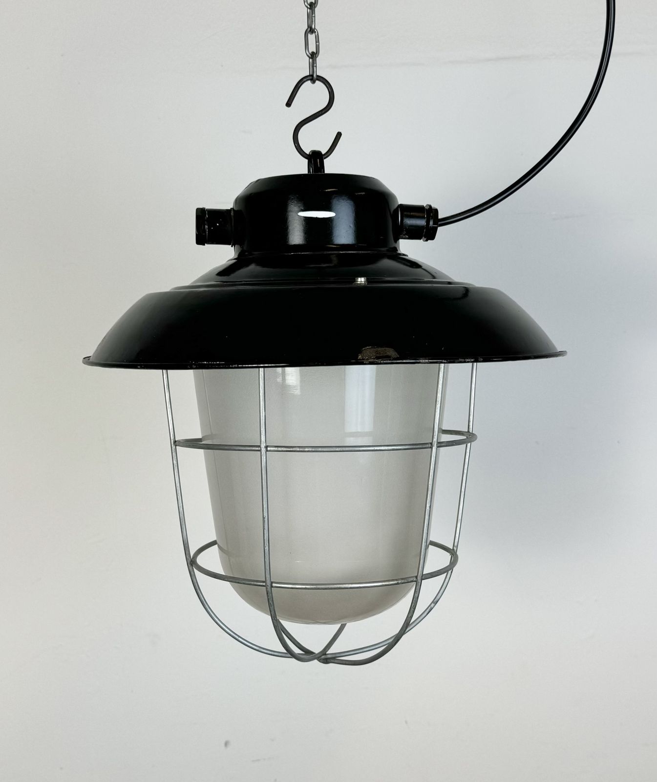 Industrial Black Enamel Factory Hanging Lamp, 1960s, 13x photo Lighting