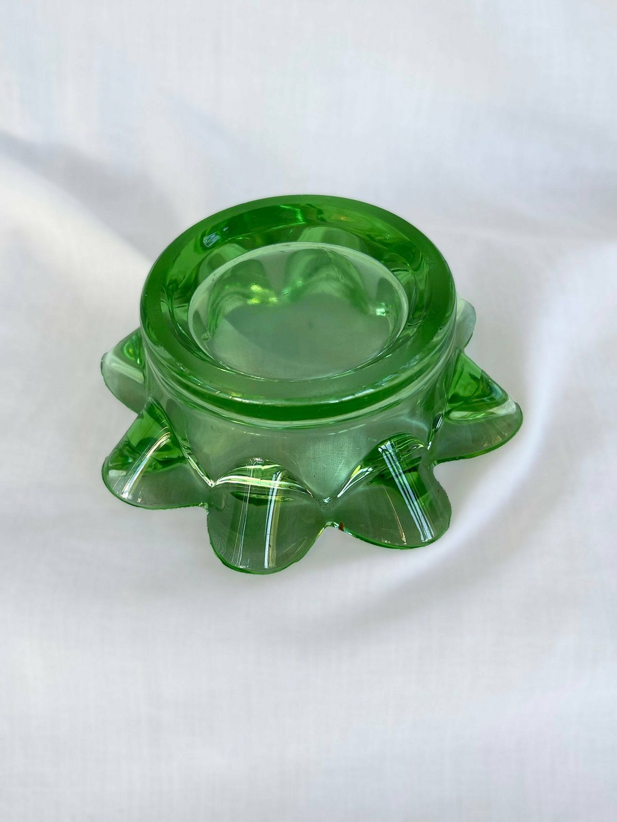 photo furniture Sklo Union Czech Vintage Art Glass 1962. Amethyst Stylised Flower Design Glass Bowl