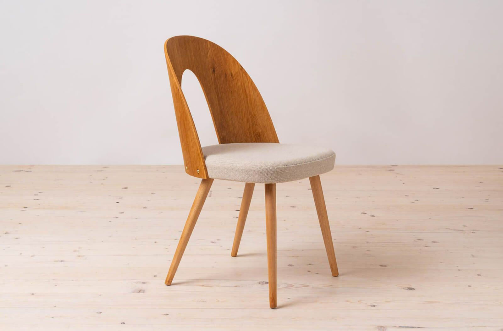 photo vintage Set Of 16 Mid Century Dining Chairs By A.šuman, 1960s, Customizable Upholstery Available