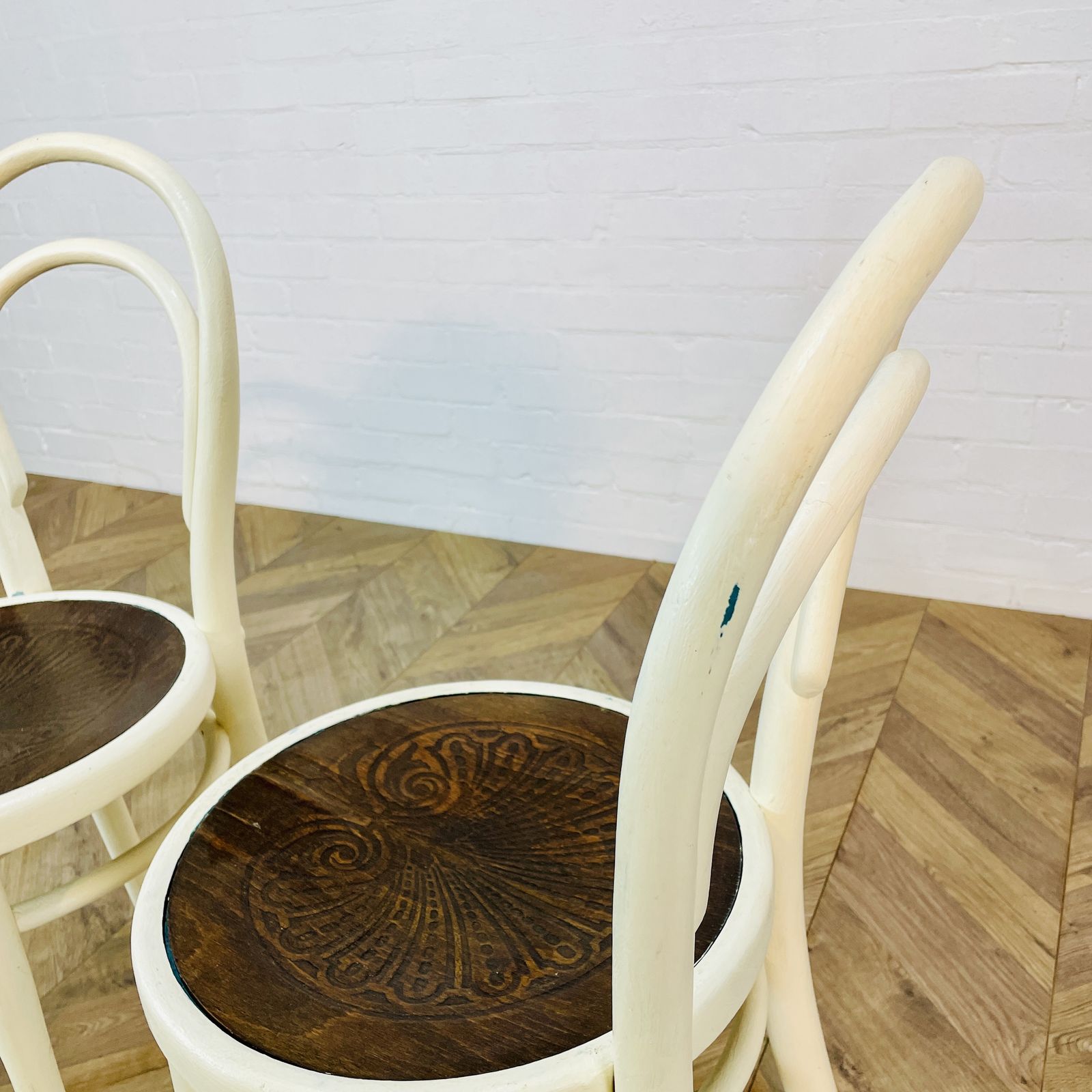 Vintage Bentwood Bistro Chairs By Thonet, 1920s, Set Of 2 photo furniture