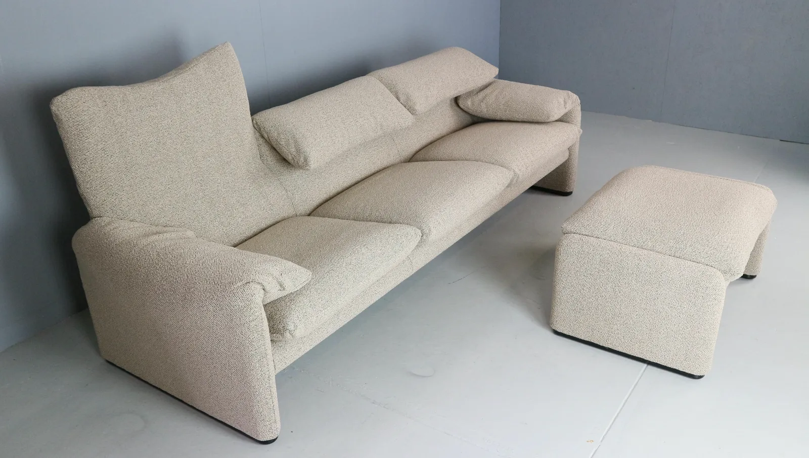 Furniture Vico Magistretti "Maralunga" 3 Seater And Footstool Re Upholstered For Cassina photo