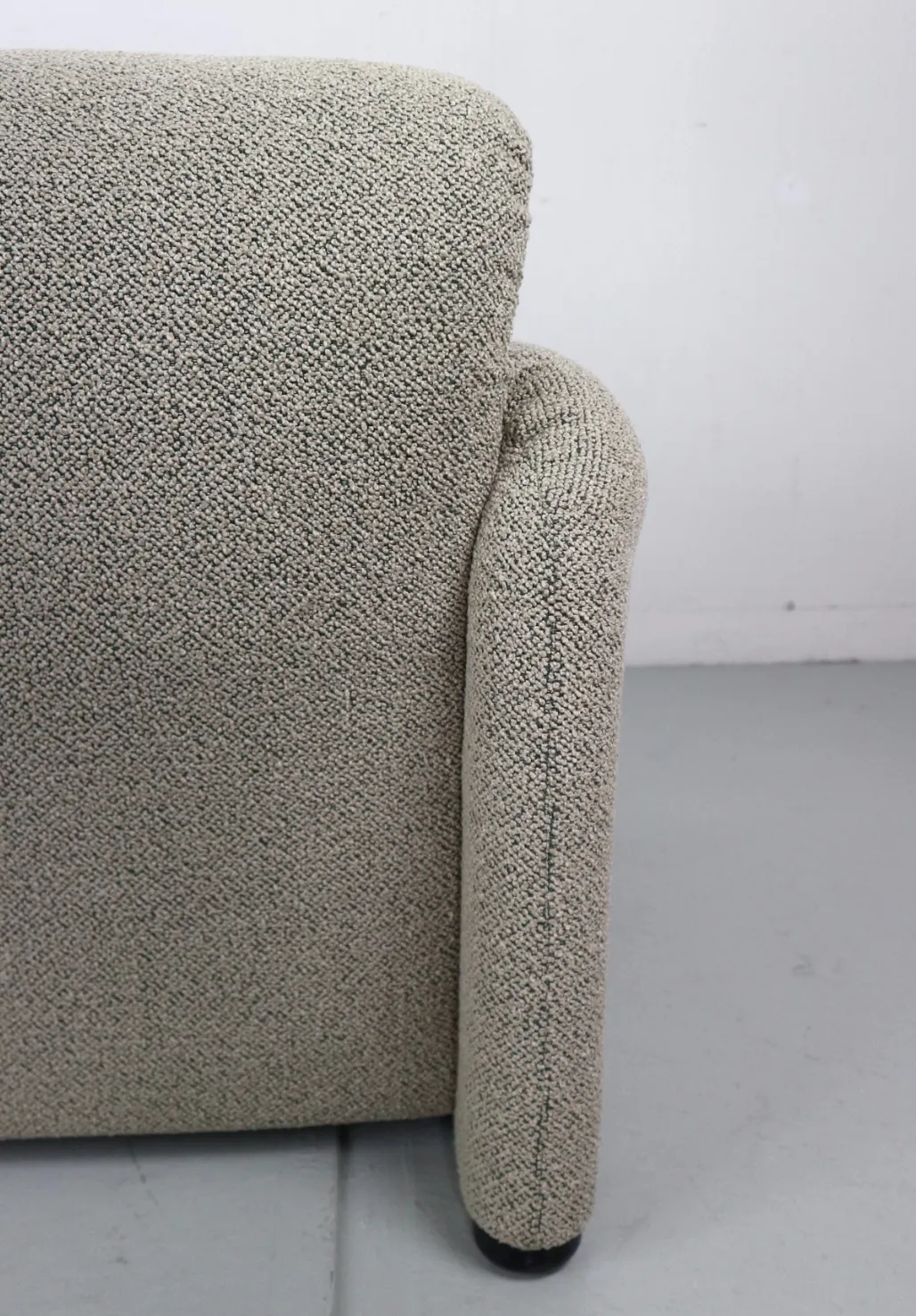 photo vinterior Vico Magistretti "Maralunga" 3 Seater And Footstool Re Upholstered For Cassina