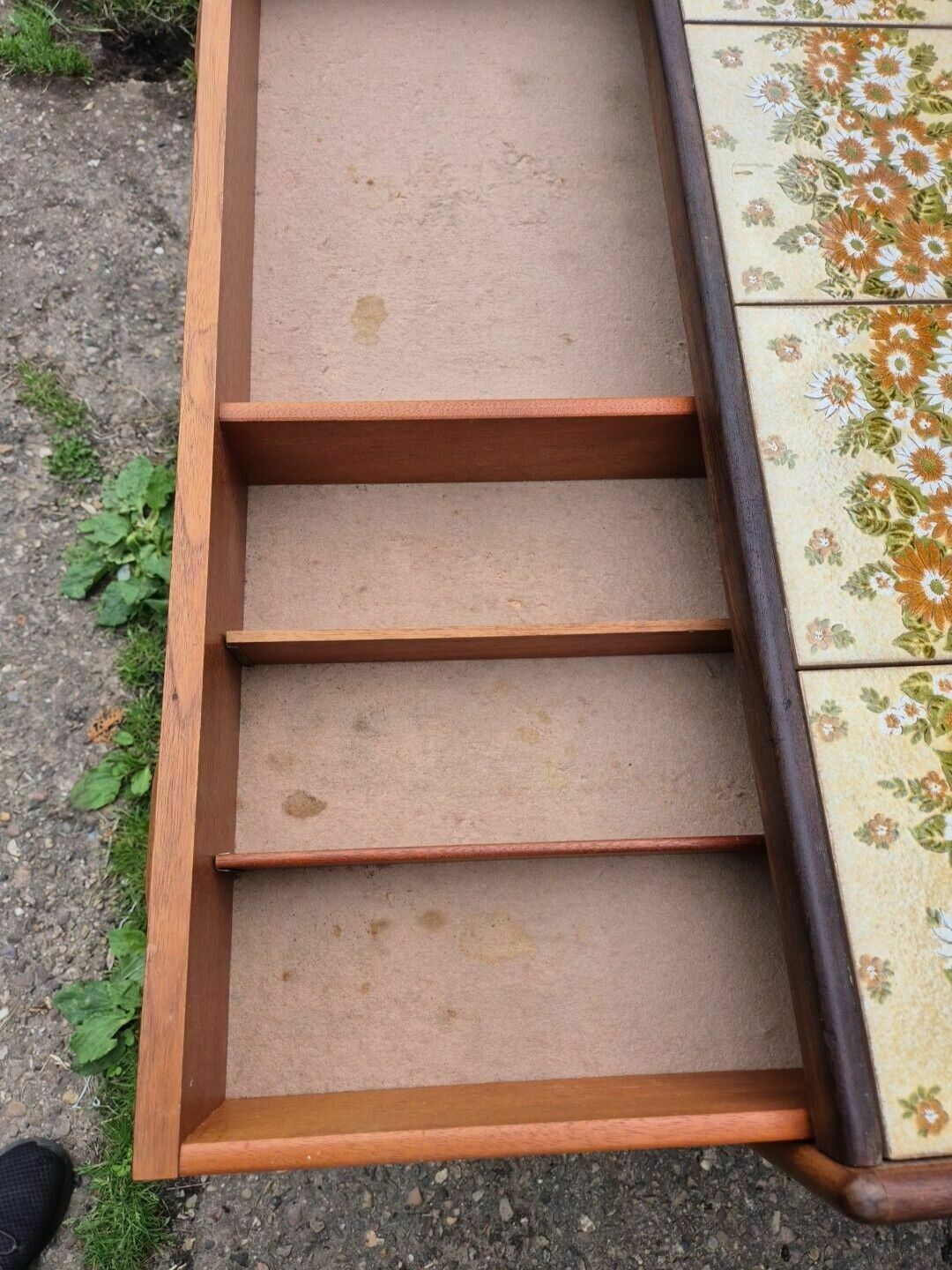 photo furniture Mid Century, Vintage Retro, G Plan Teak Tiled Top Sideboard / Buffet / Bar
