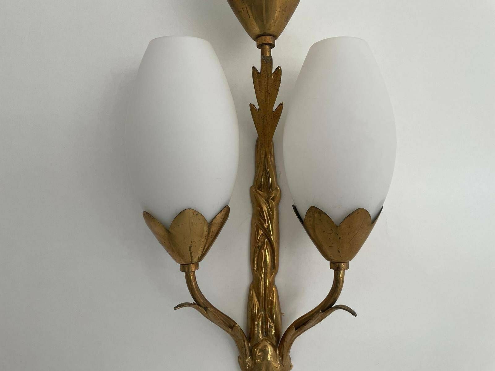 Exclusive Italian Tulip Design Triplet Glass Shade And Brass Body Luxurious Wall Lamp, 1960s, Italy photo vintage