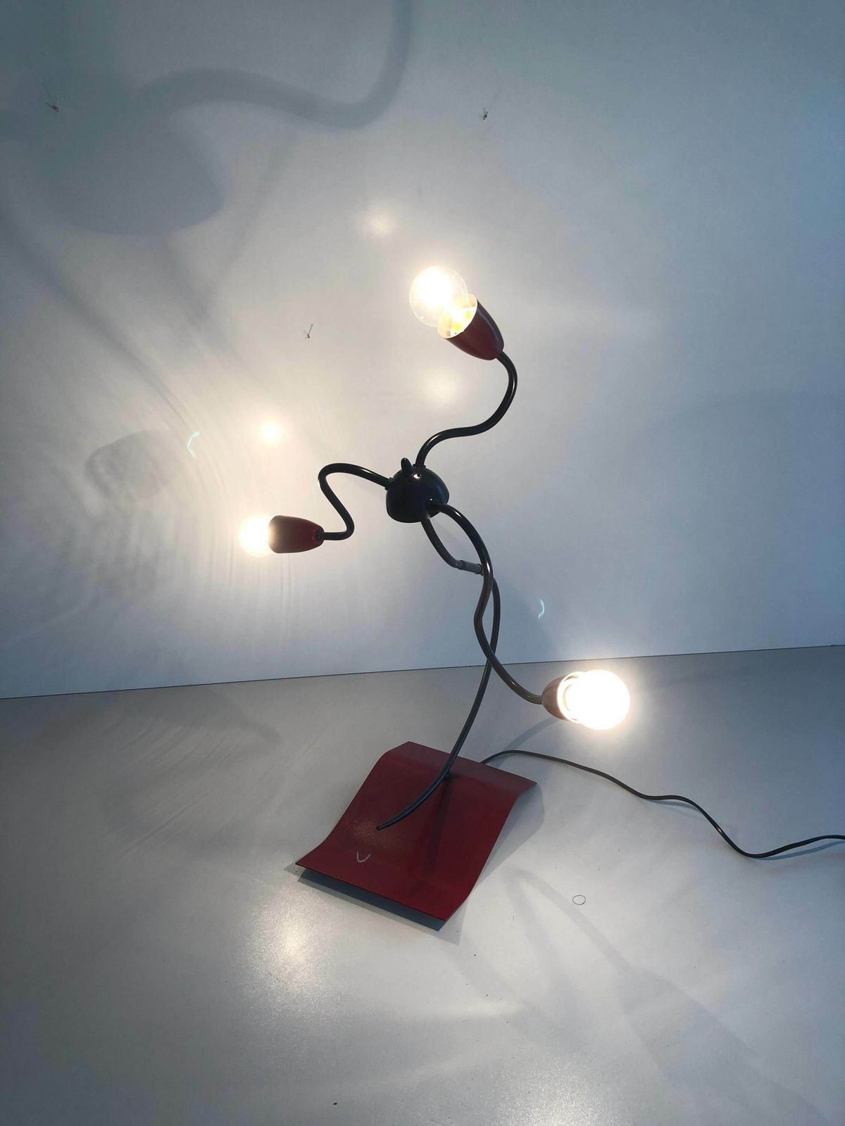3 Armed Adjustable Bordeaux Metal Rare Atomic Table Lamp, 1970s, France photo furniture