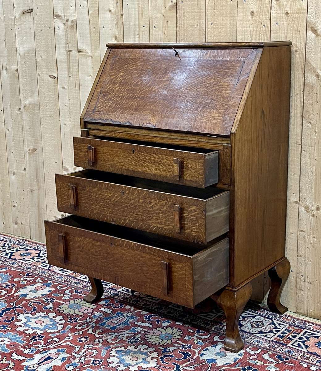 680.0 English Speed Bump Desk In Oak And Leather, From The 1950s photo