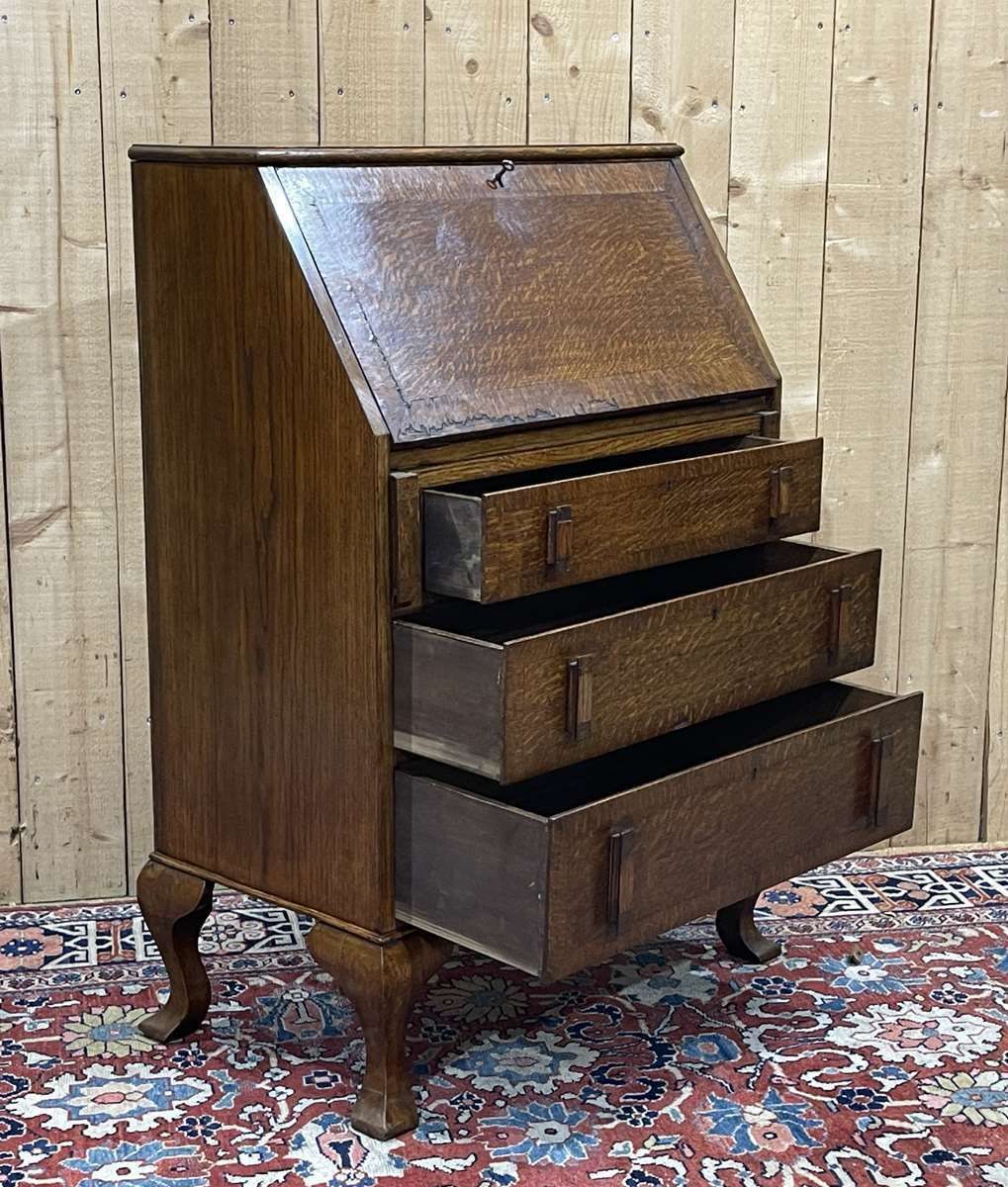 photo buy English Speed Bump Desk In Oak And Leather, From The 1950s