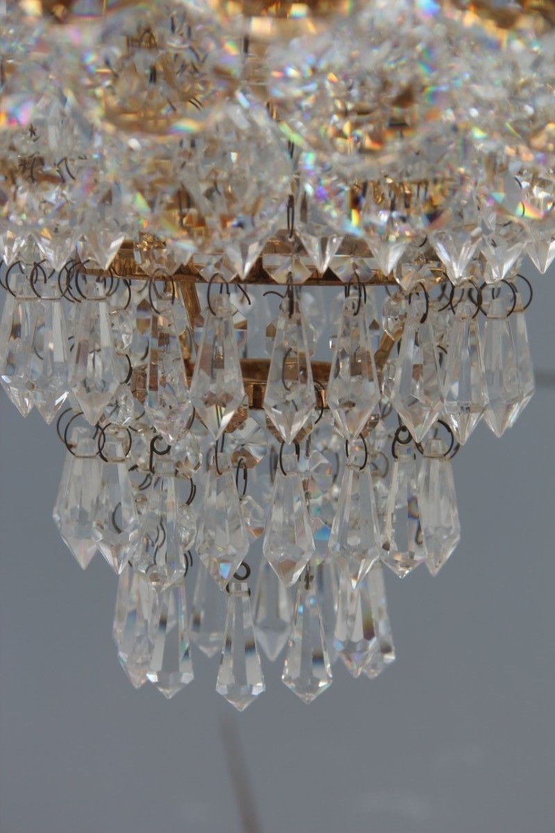 photo for sale Precious Elegant Italian Chandelier Of 1970 Structure In Gilded Brass  Swarovski Crystals