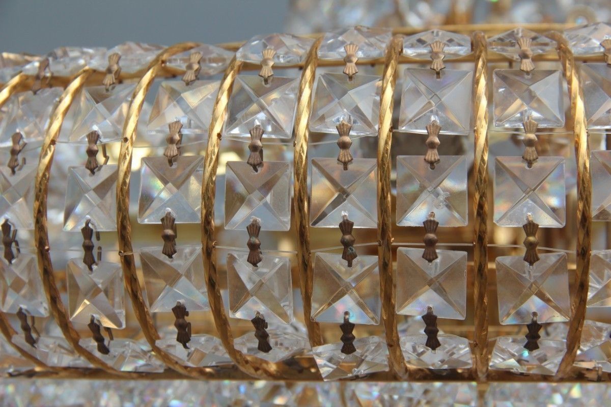 photo vinterior Precious Elegant Italian Chandelier Of 1970 Structure In Gilded Brass  Swarovski Crystals
