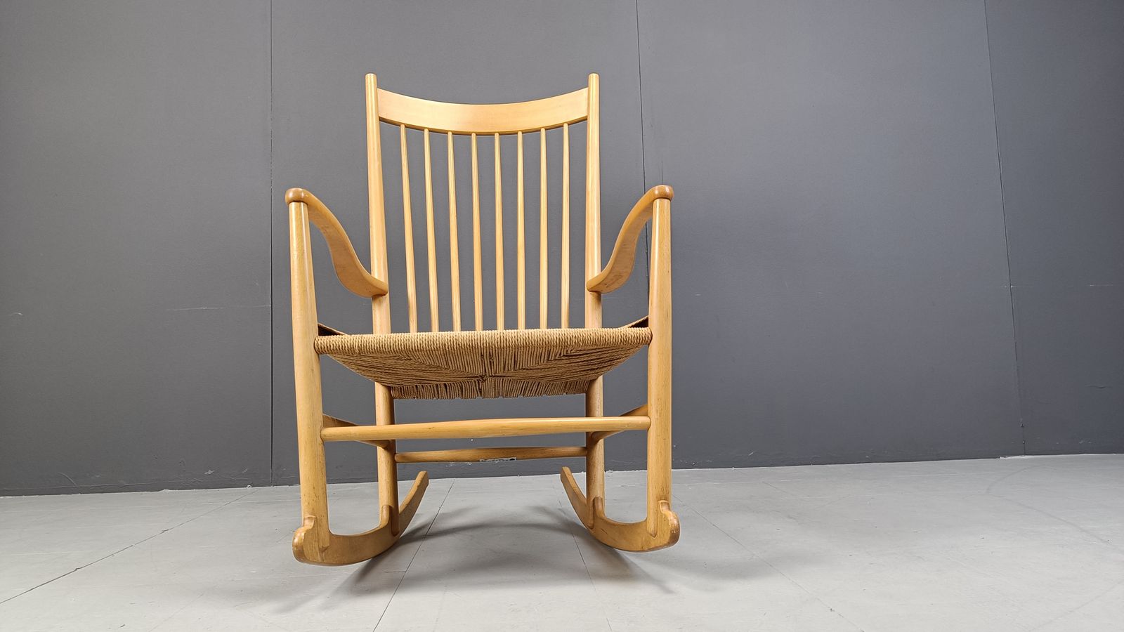 J16 Rocking Chair By Hans Wegner For Fdb Mobler, 1960s photo Furniture