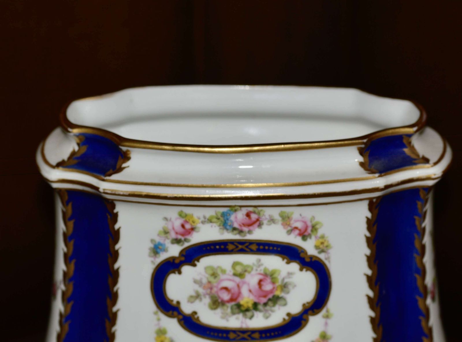 Royal Crown Derby 1912 Excellent Quality Hand Painted Floral Vase photo vinterior