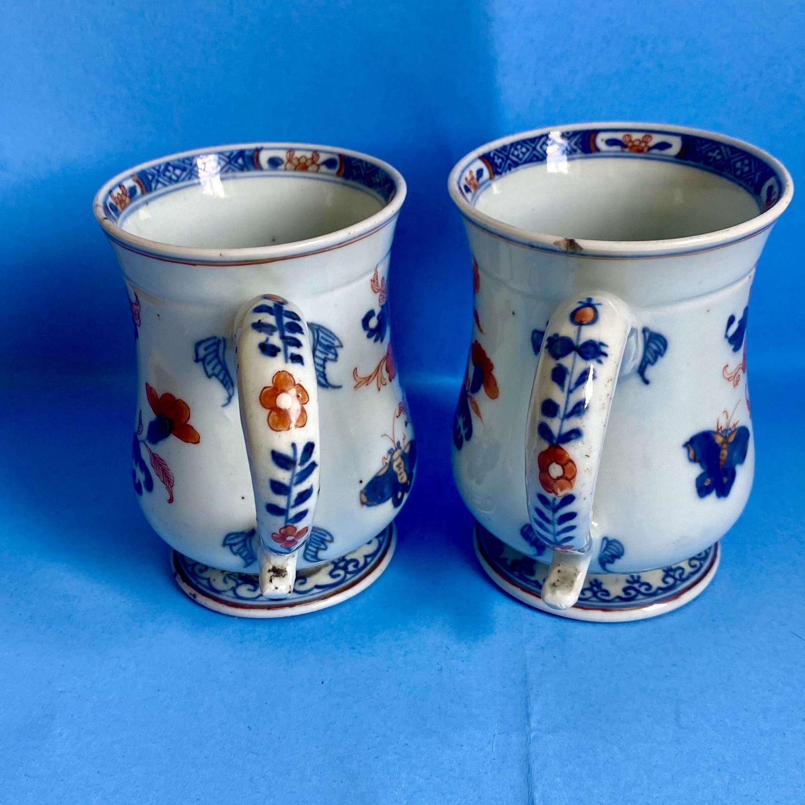 A Pair Of 18th Century Chinese Imari Porcelain Tankards photo for sale