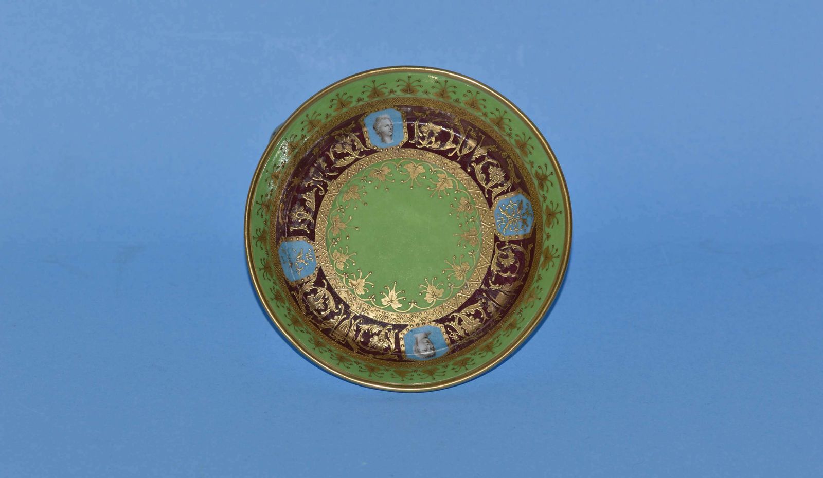 A 19th Century Meissen Green And Gilded Cup And Saucer, photo vintage