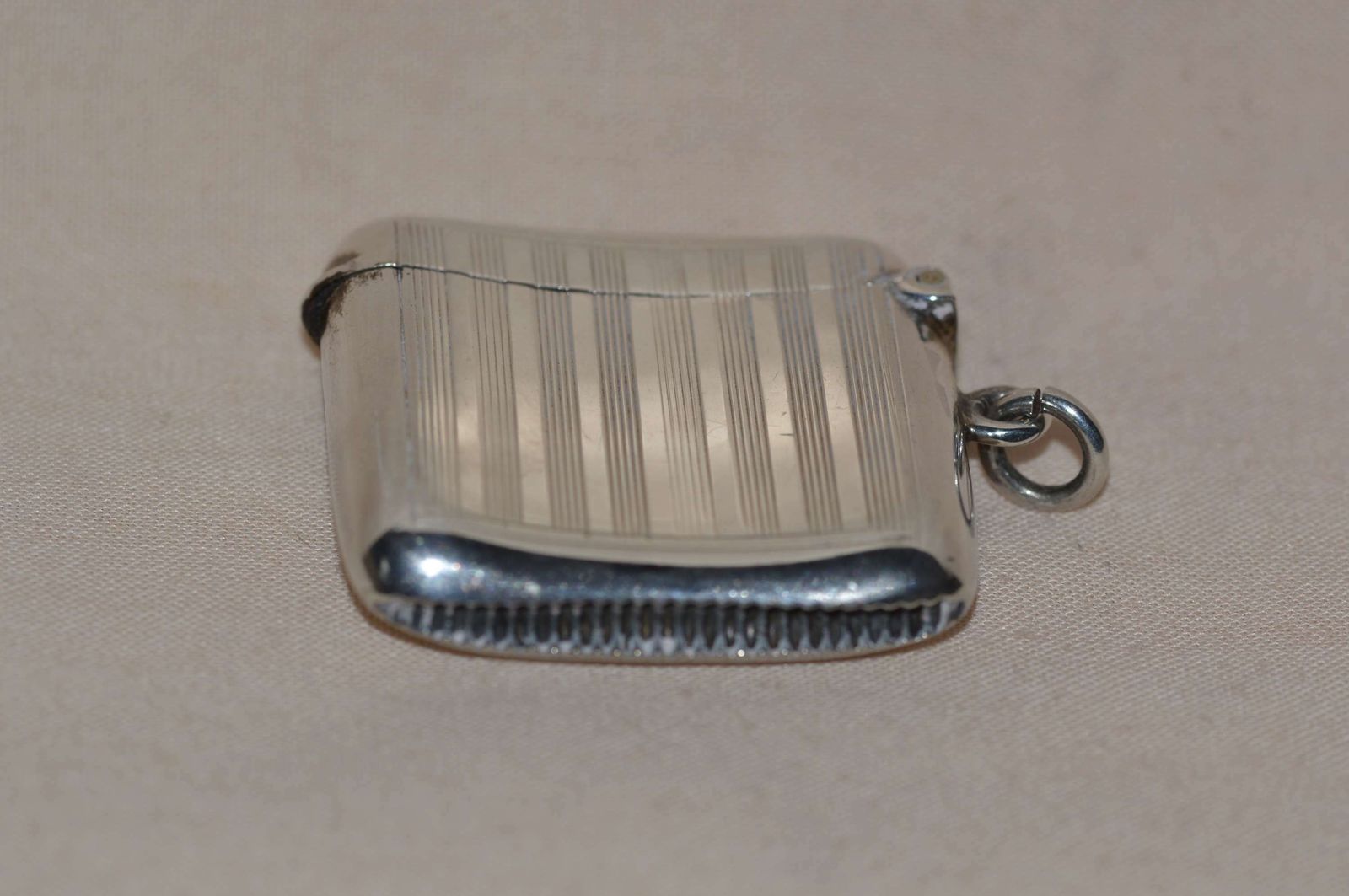 1908 Edwardian Sterling Siver Vesta Case By Birmingham's Hayes Is & Co photo for sale