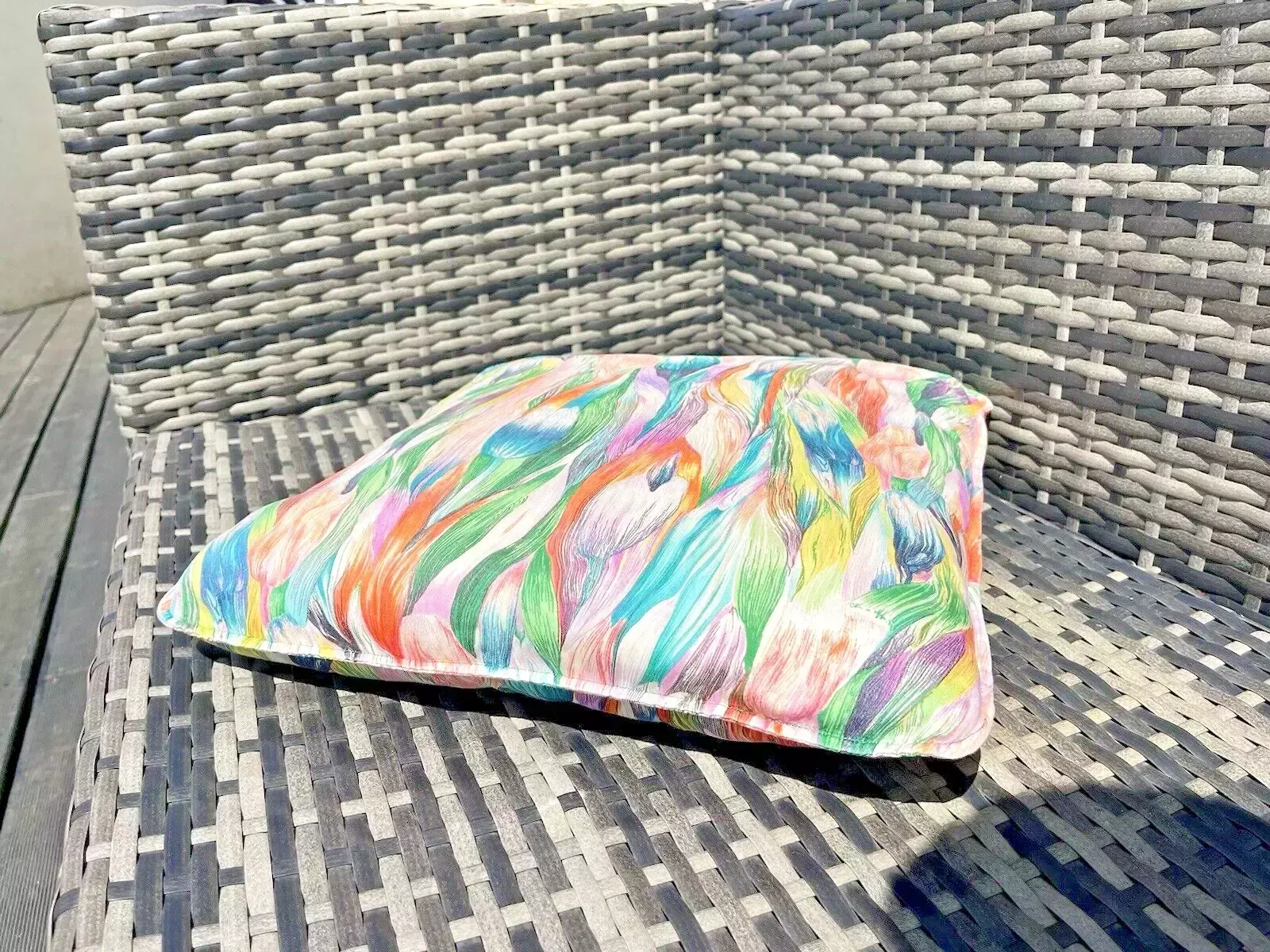 Pair Of 2 Designer Missoni Masters Floral Tulip Colourful Cushions Rrp 170 Euros photo vintage