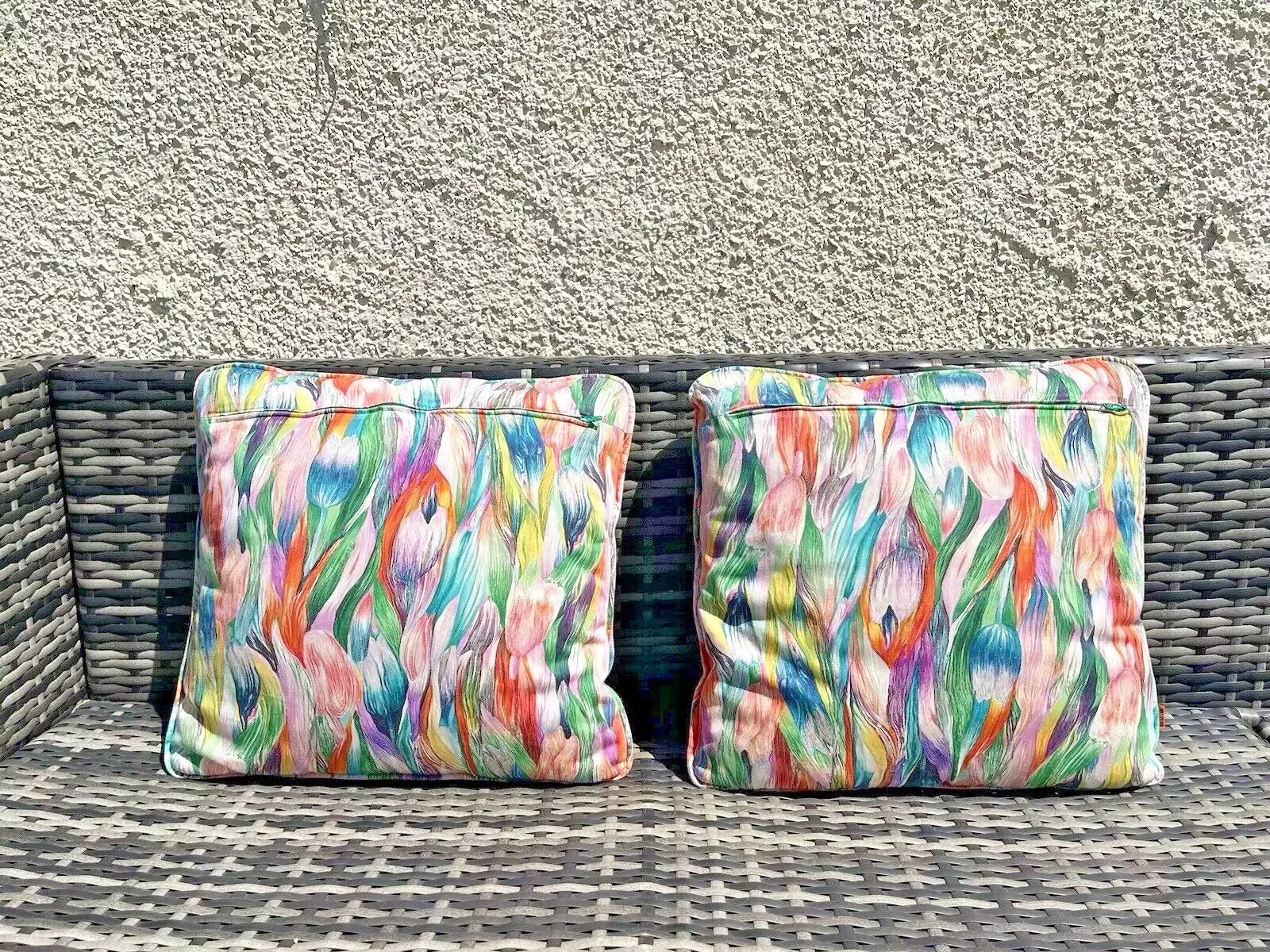 Textiles Pair Of 2 Designer Missoni Masters Floral Tulip Colourful Cushions Rrp 170 Euros photo